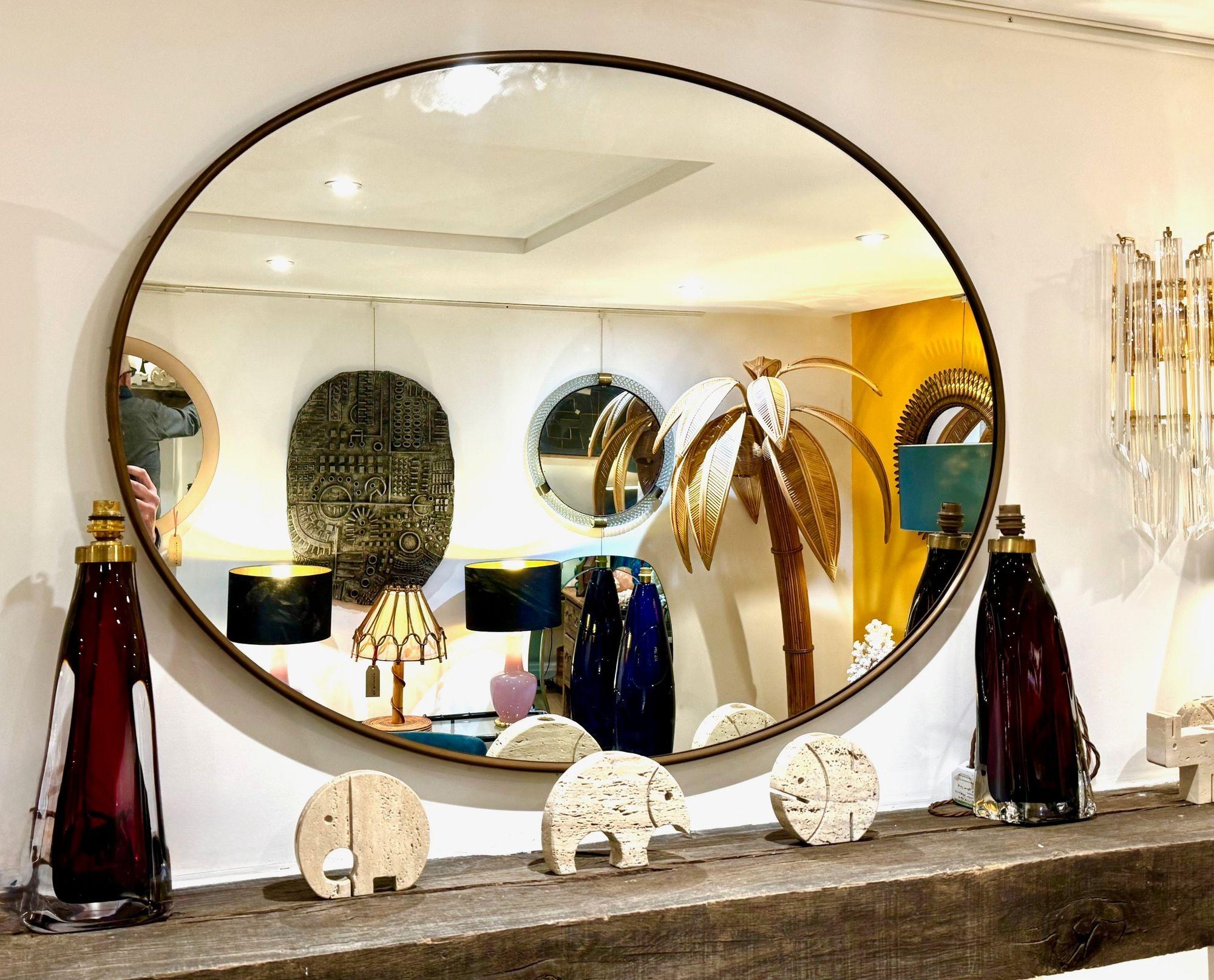 A large orignal Italian 1960s oval brass framed mirror For Sale 8
