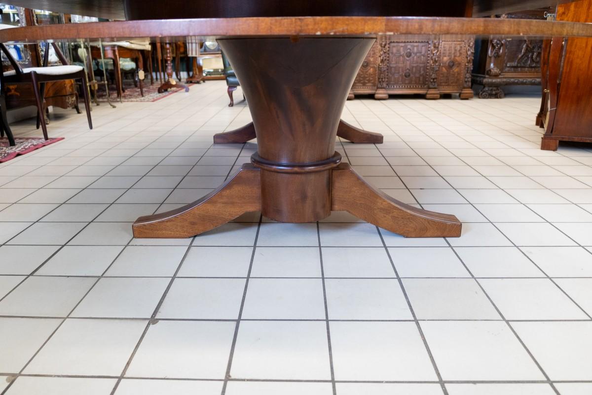 Une grande table de conférence ovale. Bon état - En vente à Chorzów, PL