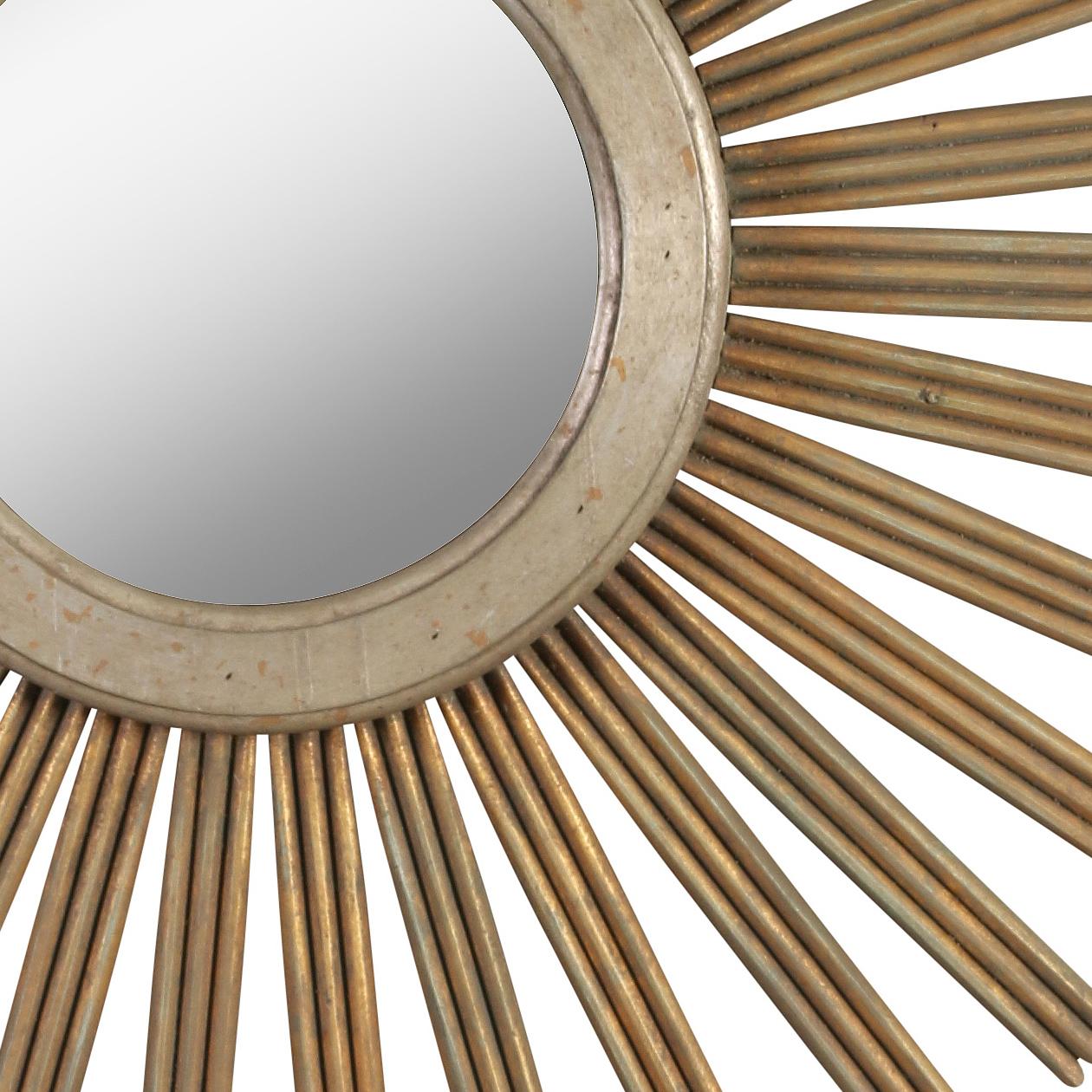 A Large Painted Sunburst Mirror  In Excellent Condition For Sale In New York, NY