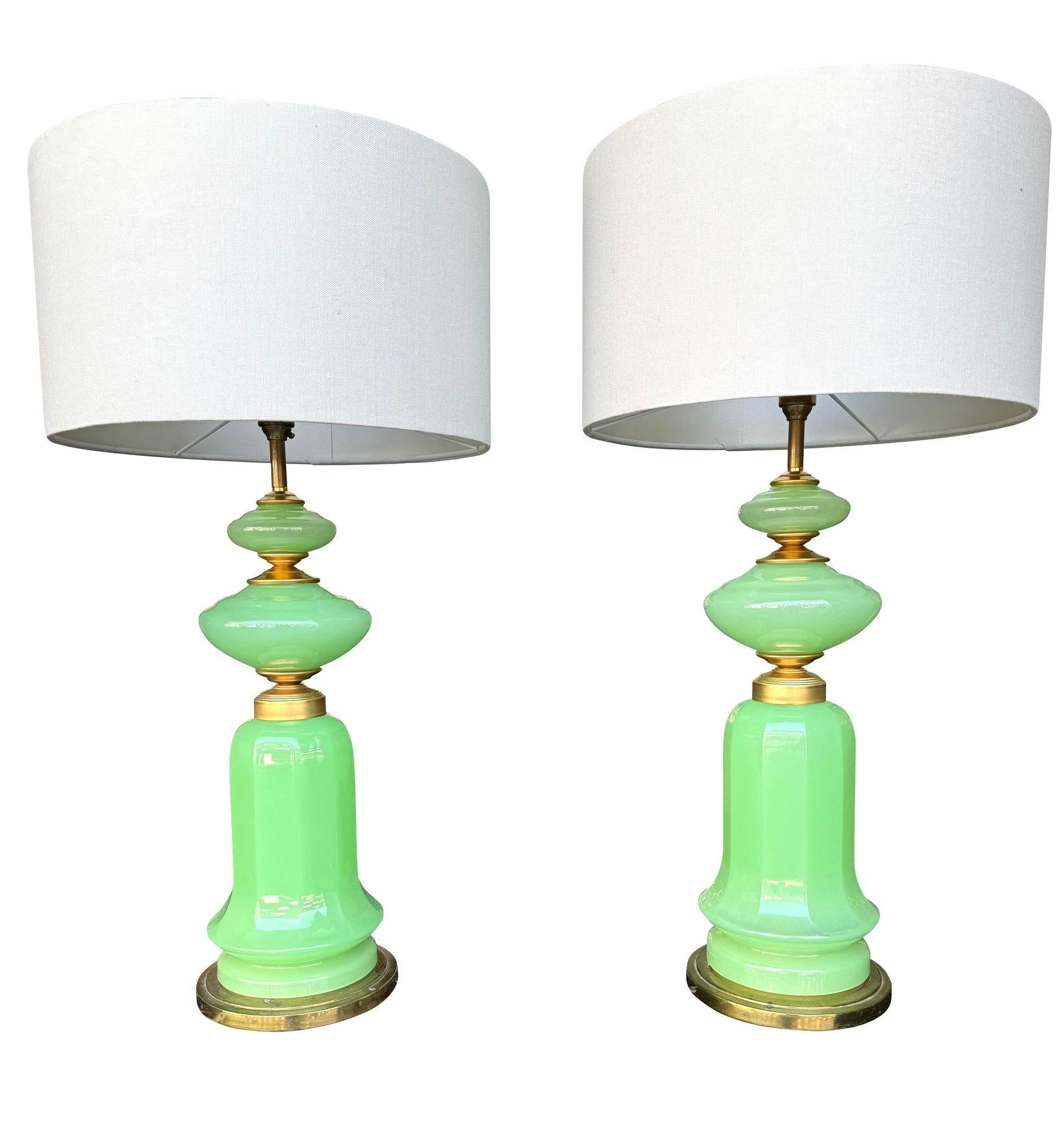 A large pair of 1960s opaline Murano lime green glass lamps by Gino Cenedese 7