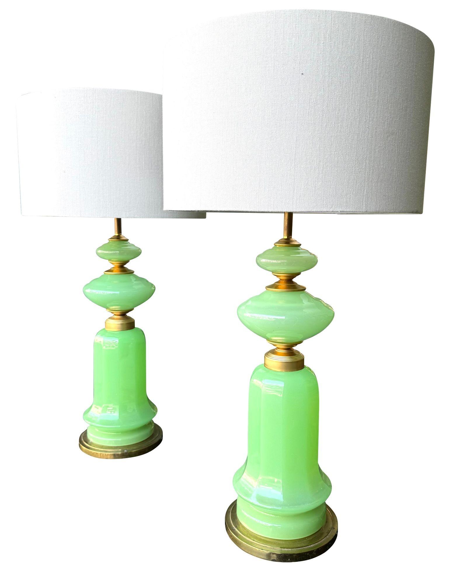 A large pair of 1960s opaline Murano lime green glass lamps by Gino Cenedese 9