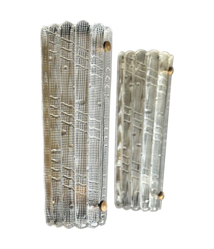 Un gran par de apliques de cristal y latón Orrefors de los años 60, de Carl Fagerlund en venta 5