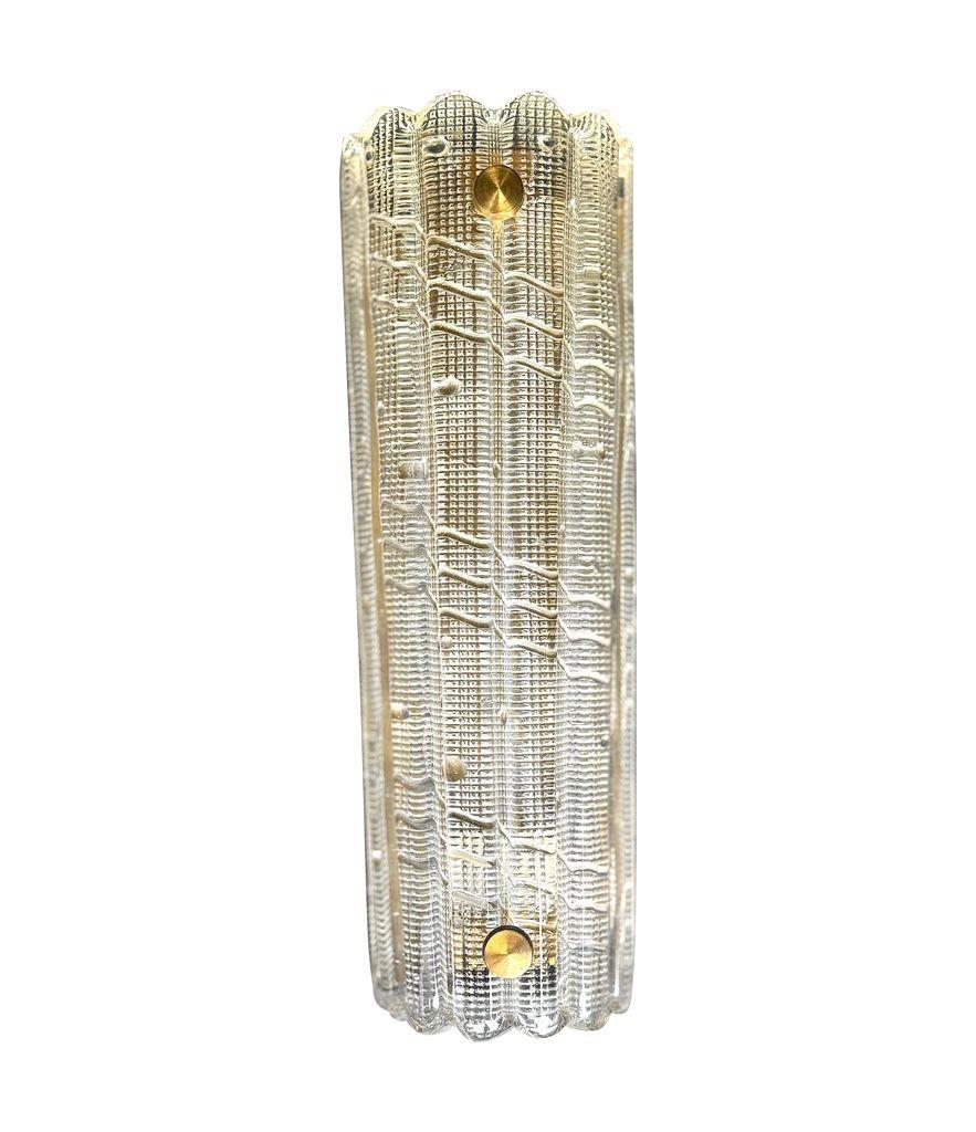 Un gran par de apliques de cristal y latón Orrefors de los años 60, de Carl Fagerlund en venta 10
