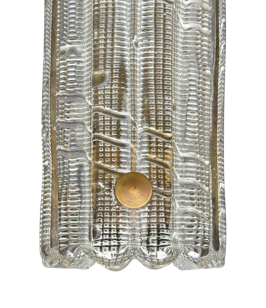 Un gran par de apliques de cristal y latón Orrefors de los años 60, de Carl Fagerlund en venta 3