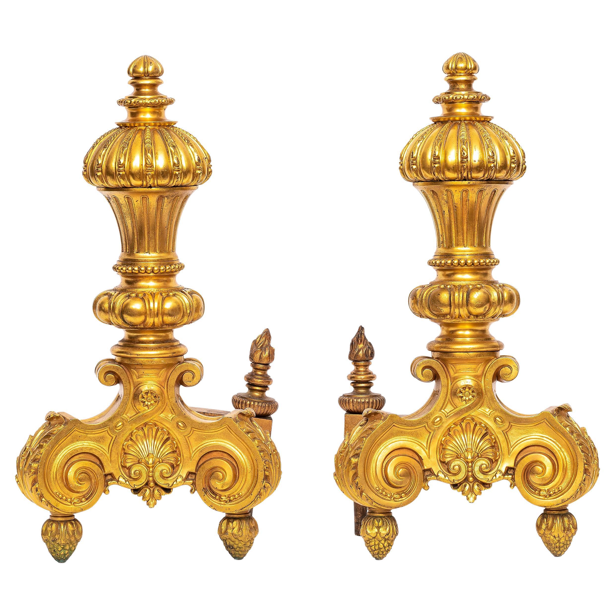 Ein großes Paar Ormolu-Chenets/Andirons im Stil Ludwigs XVI. des 19. im Angebot