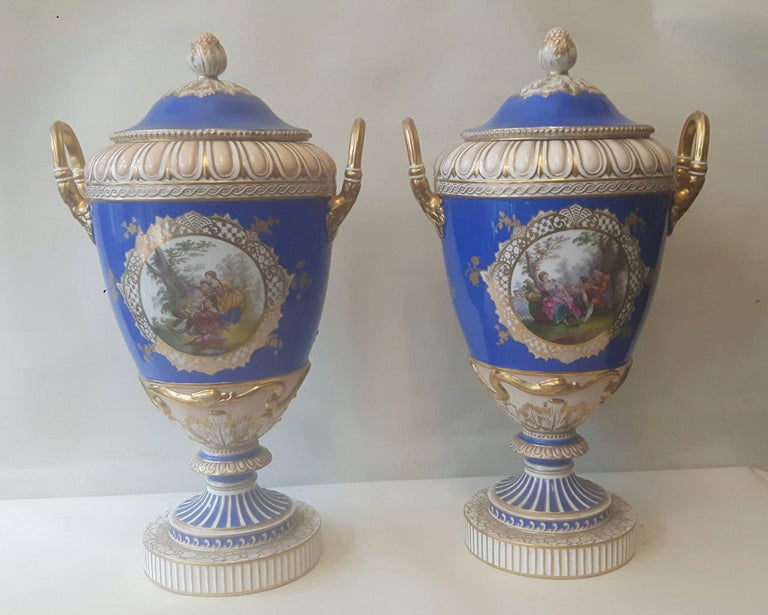 Large Pair of 19th Century Berlin Vases and Lids For Sale at 1stDibs