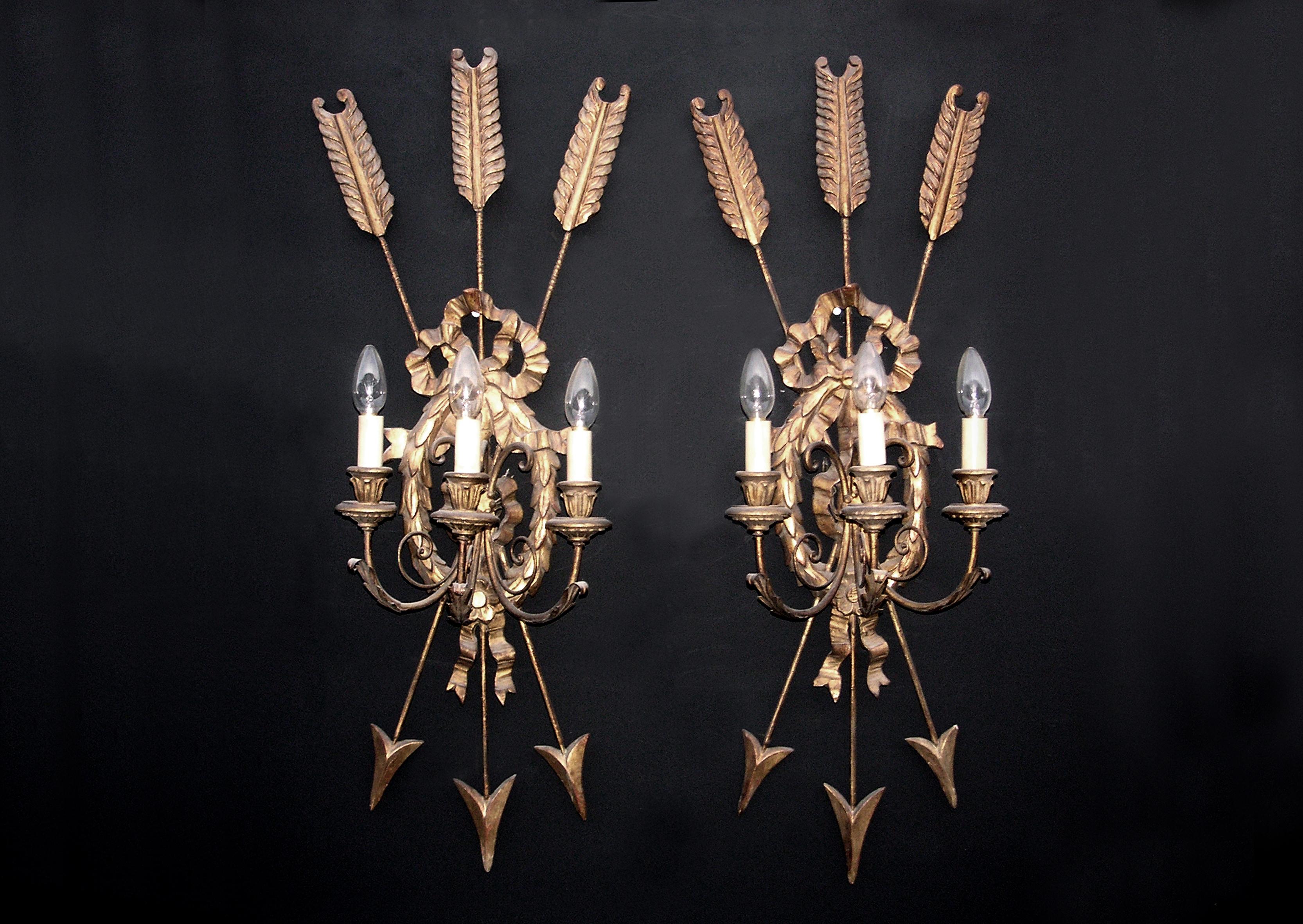 Large Pair of 19th Century Giltwood Wall Lights For Sale 1