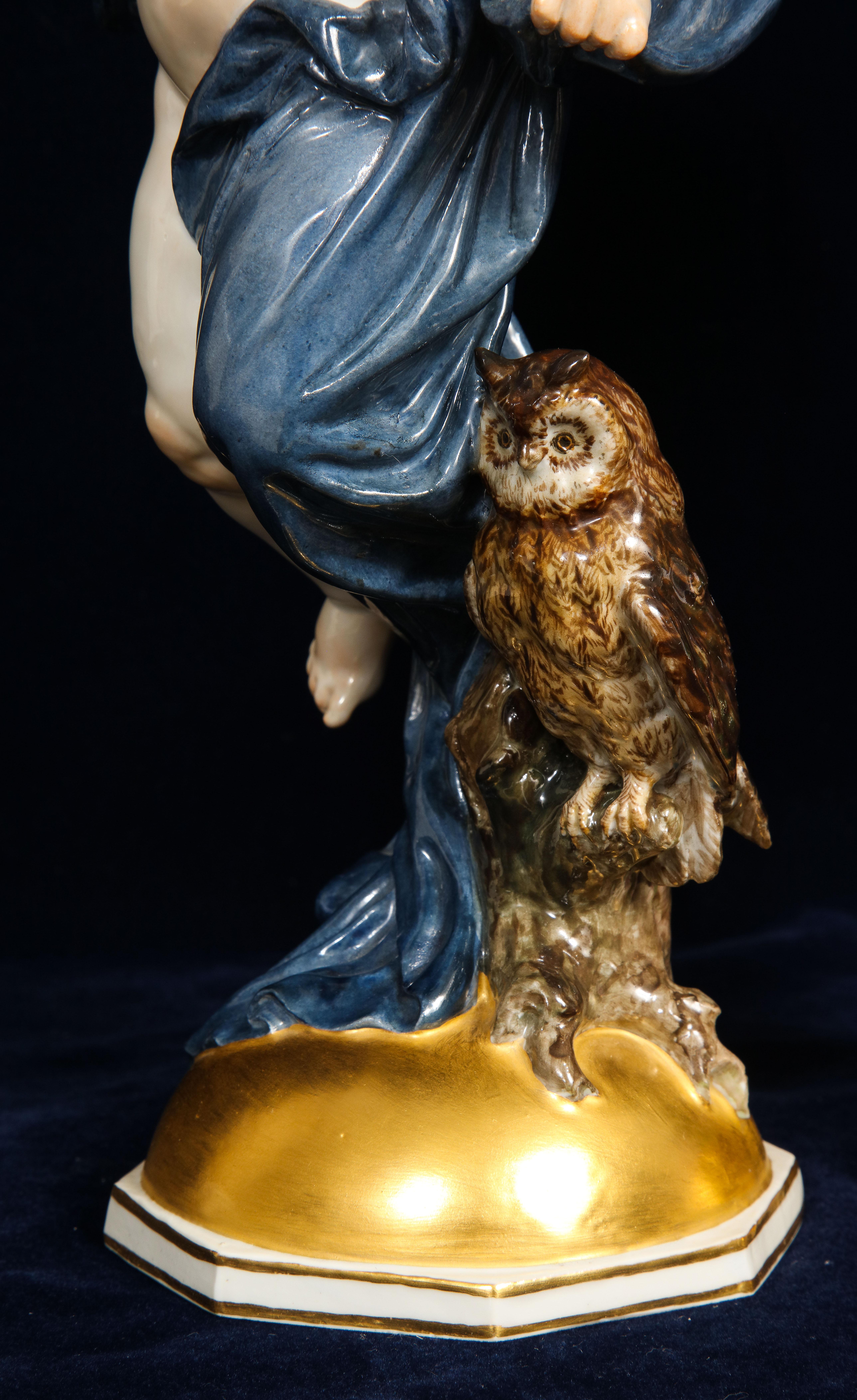 Grande paire de figurines de Putti en porcelaine de Meissen du 19e siècle 