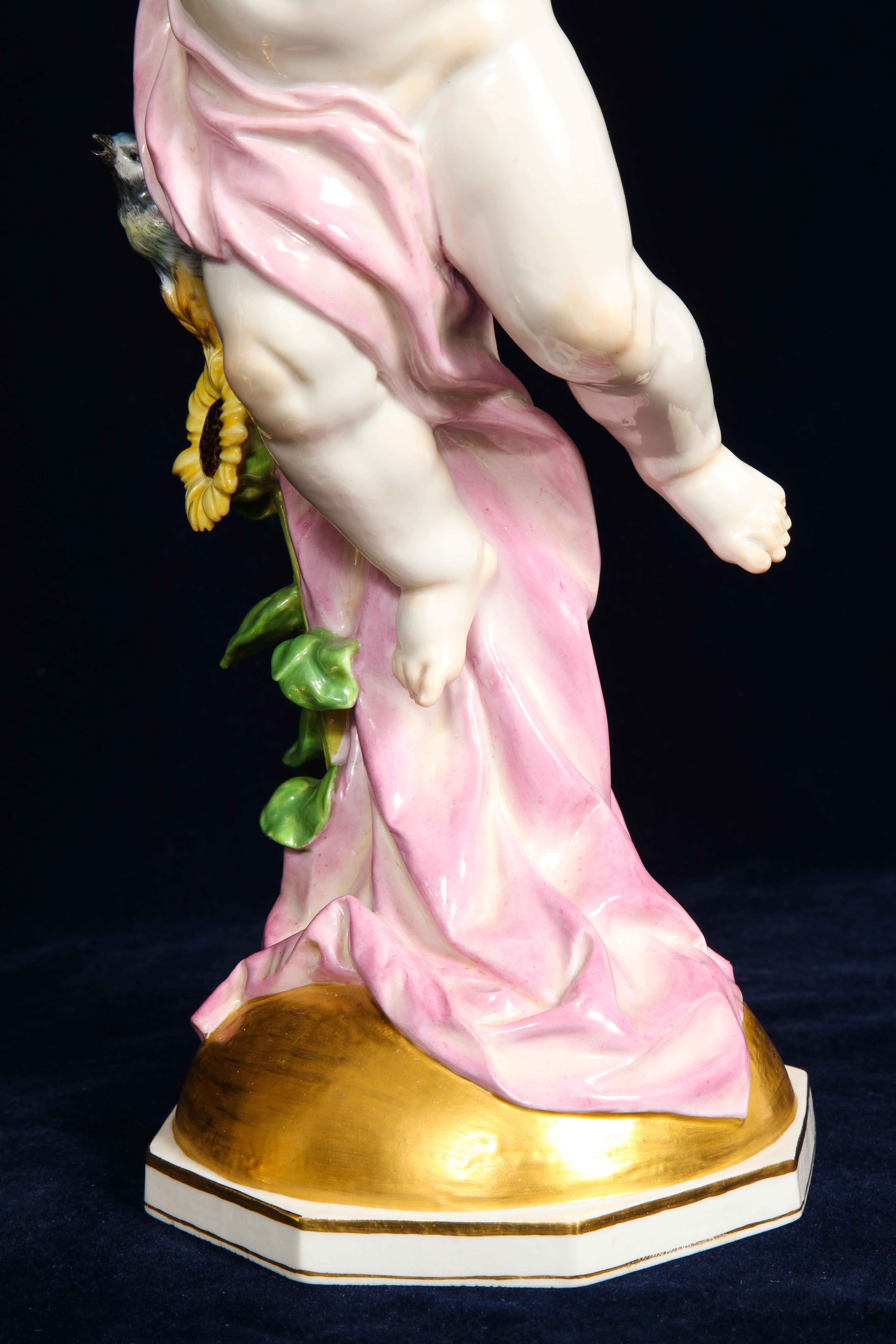 Grande paire de figurines de Putti en porcelaine de Meissen du 19e siècle 