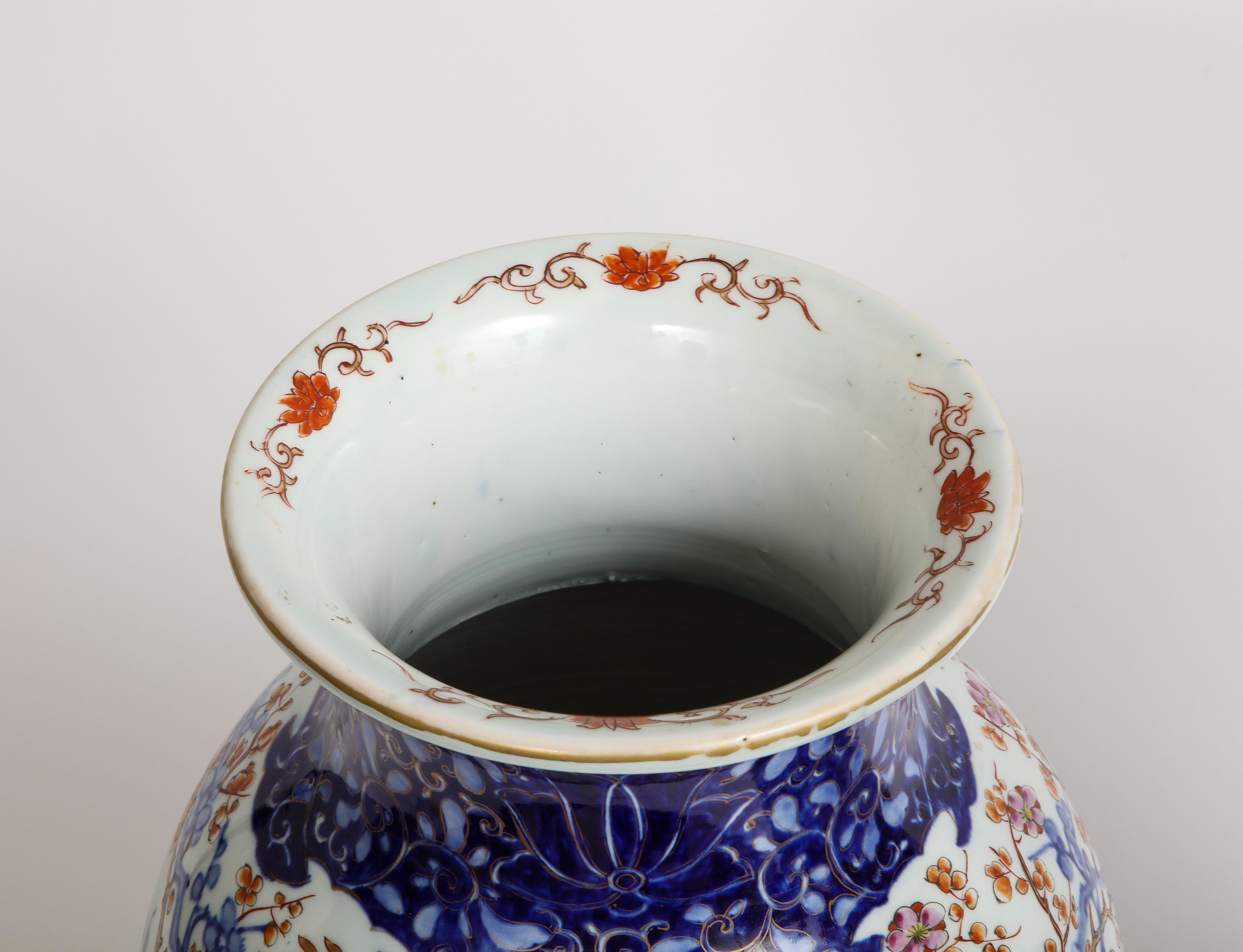 Una grande coppia di vasi in porcellana giapponese Imari Porcelain del XIX secolo del periodo Meji in vendita 8