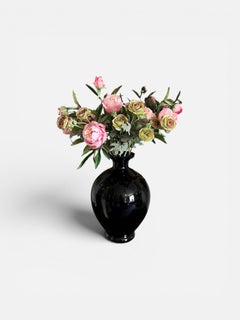 Una grande coppia di vasi decorativi in vetro nero del XX secolo A.I.C.