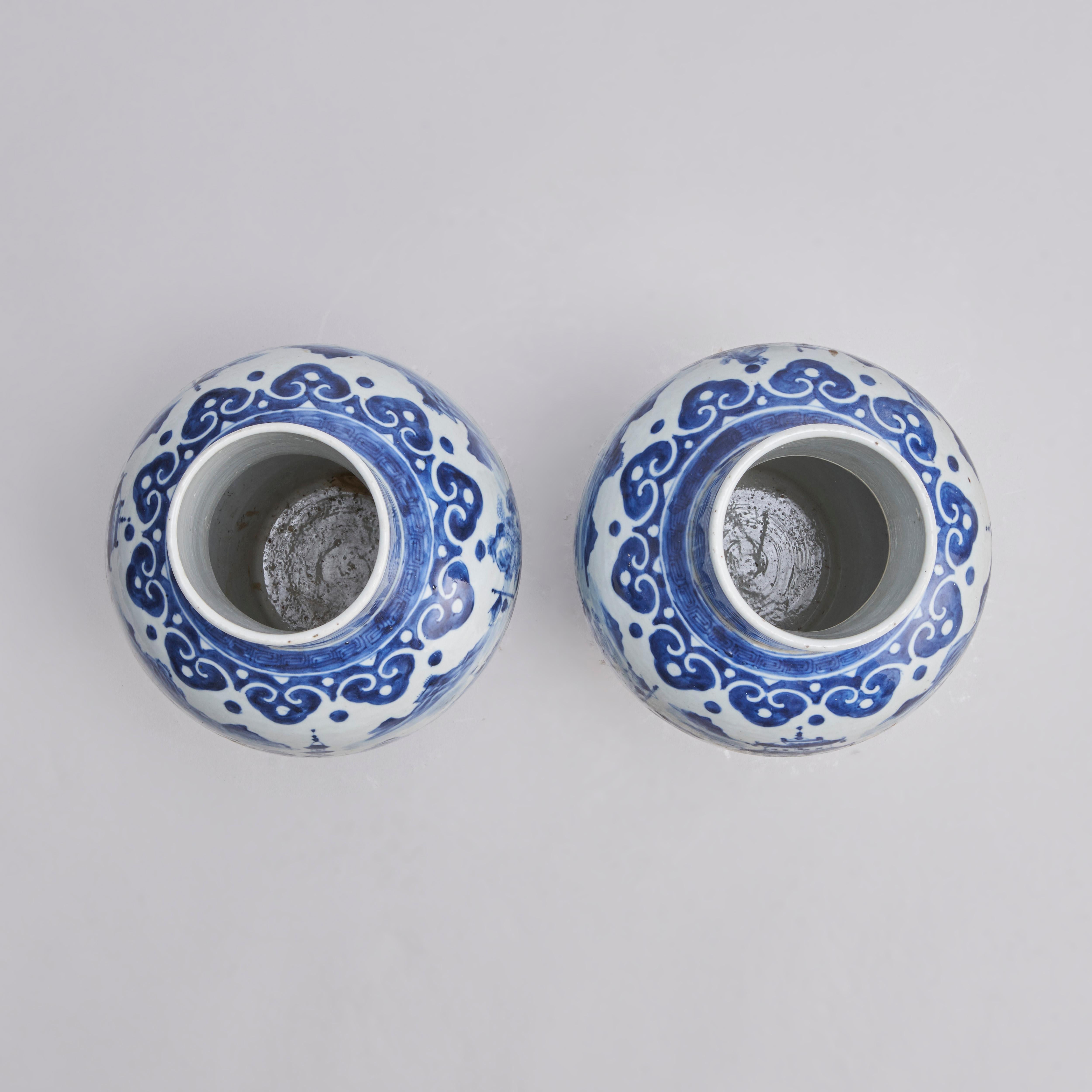 19th Century A large pair of antique Chinese blue and white porcelain vases  For Sale