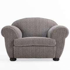 Un gran par de sillones Club tapizados Art Decó.