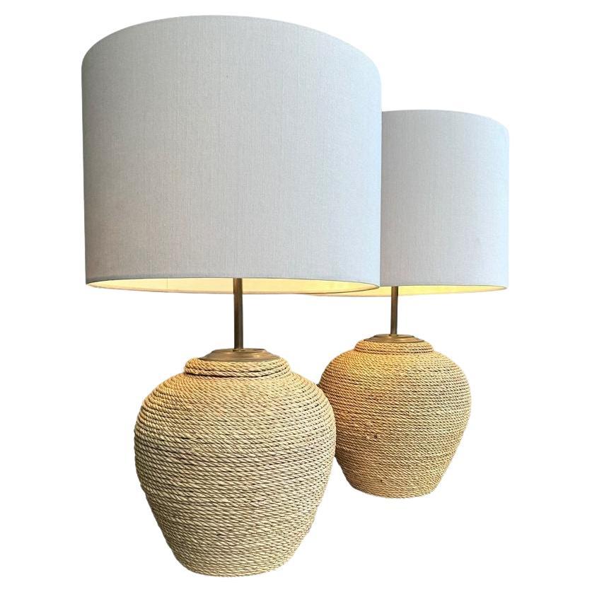 Una grande coppia di lampade in corda intrecciata in stile Riviera italiana degli anni '50 di Audoux e Minet