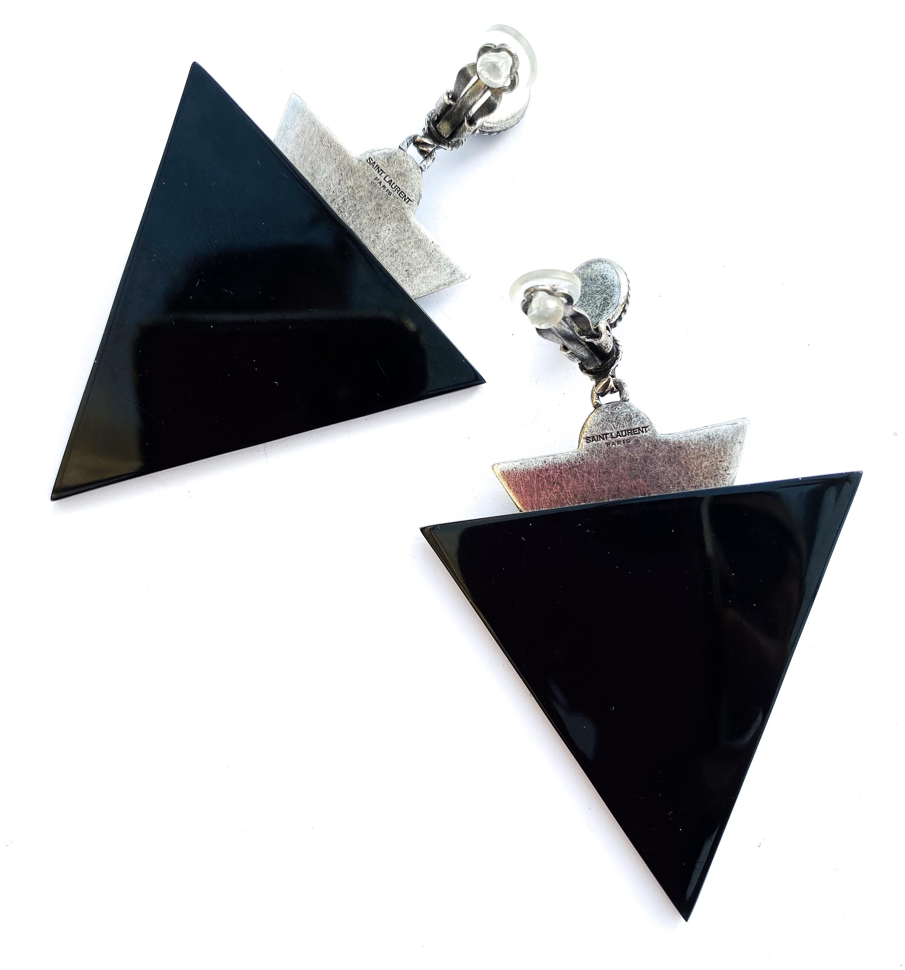 A large pair of black and silvered metal earrings, Yves Saint Laurent, 1990s. For Sale 3