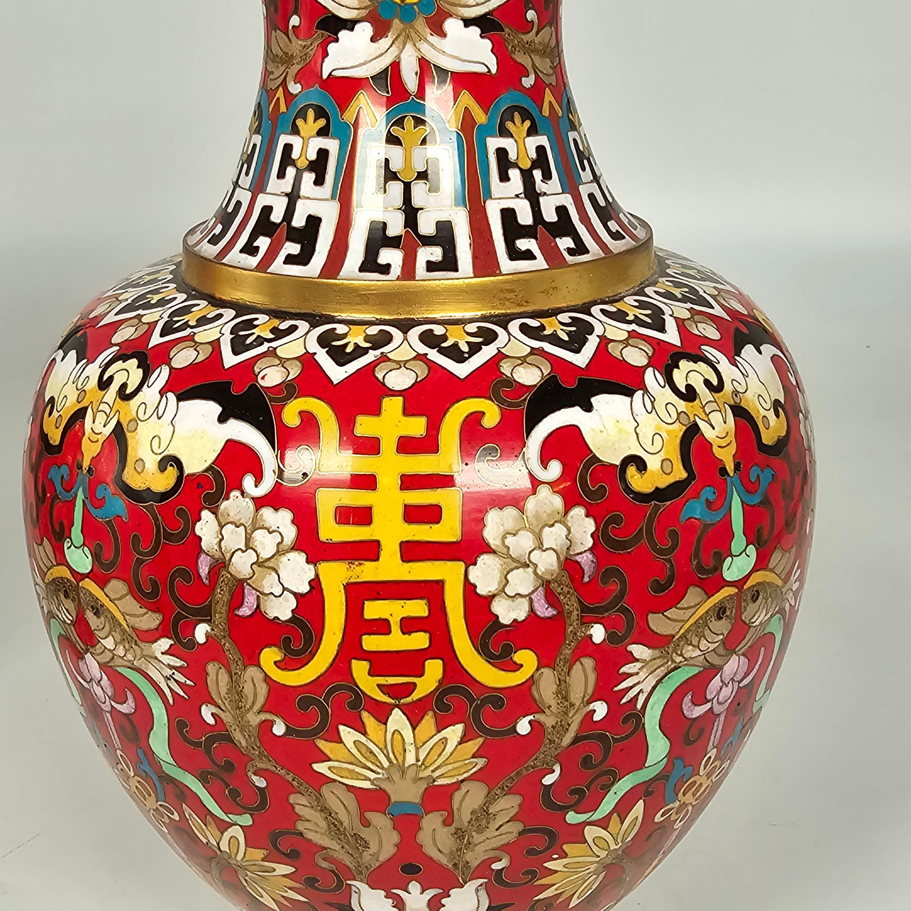 A large pair of boldly decorated Chinese cloisonné vases circa 1930 For Sale 6