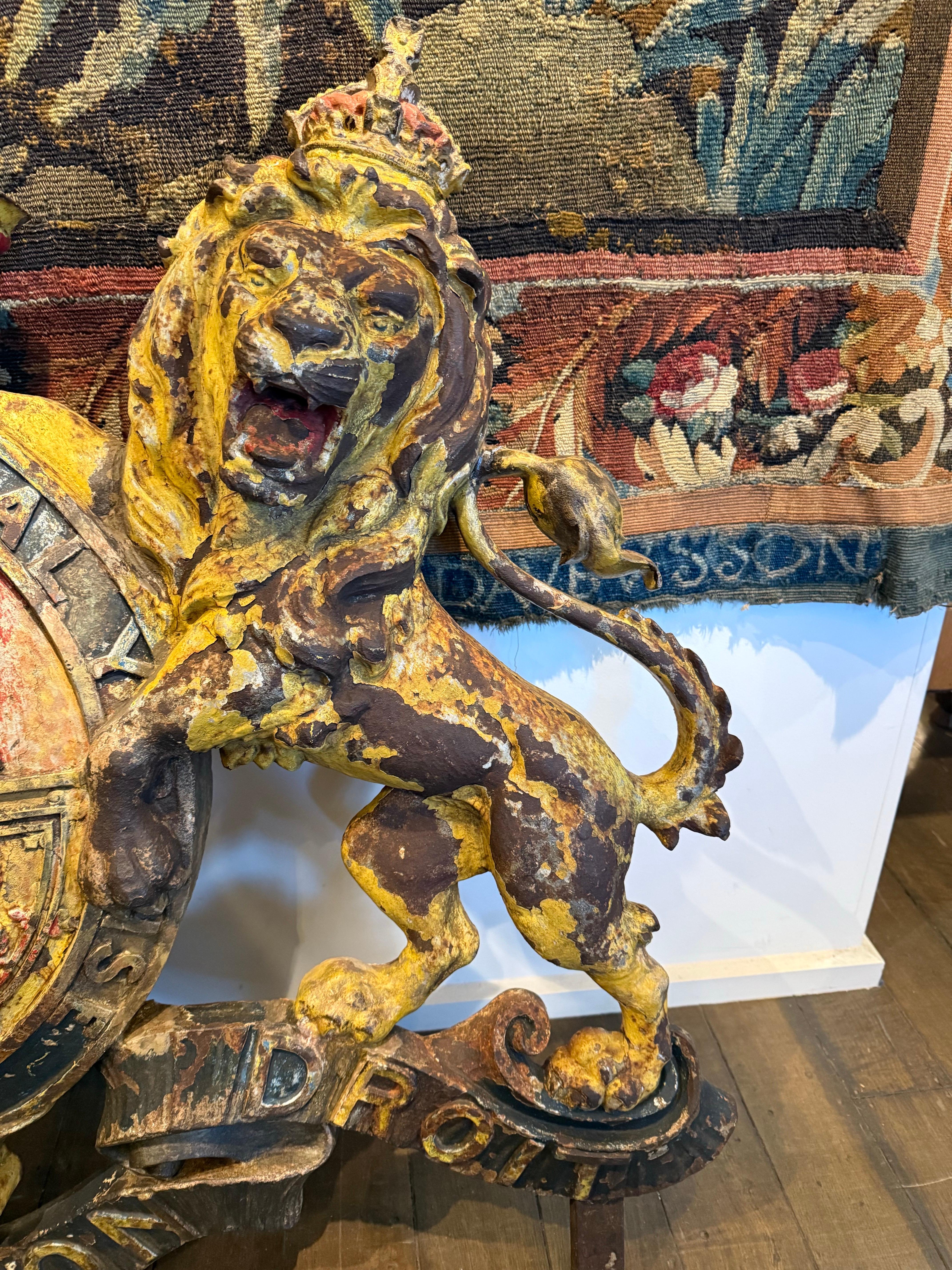 A Large Pair of Cast Iron Royal Coat of Arms, 19th Century For Sale 8