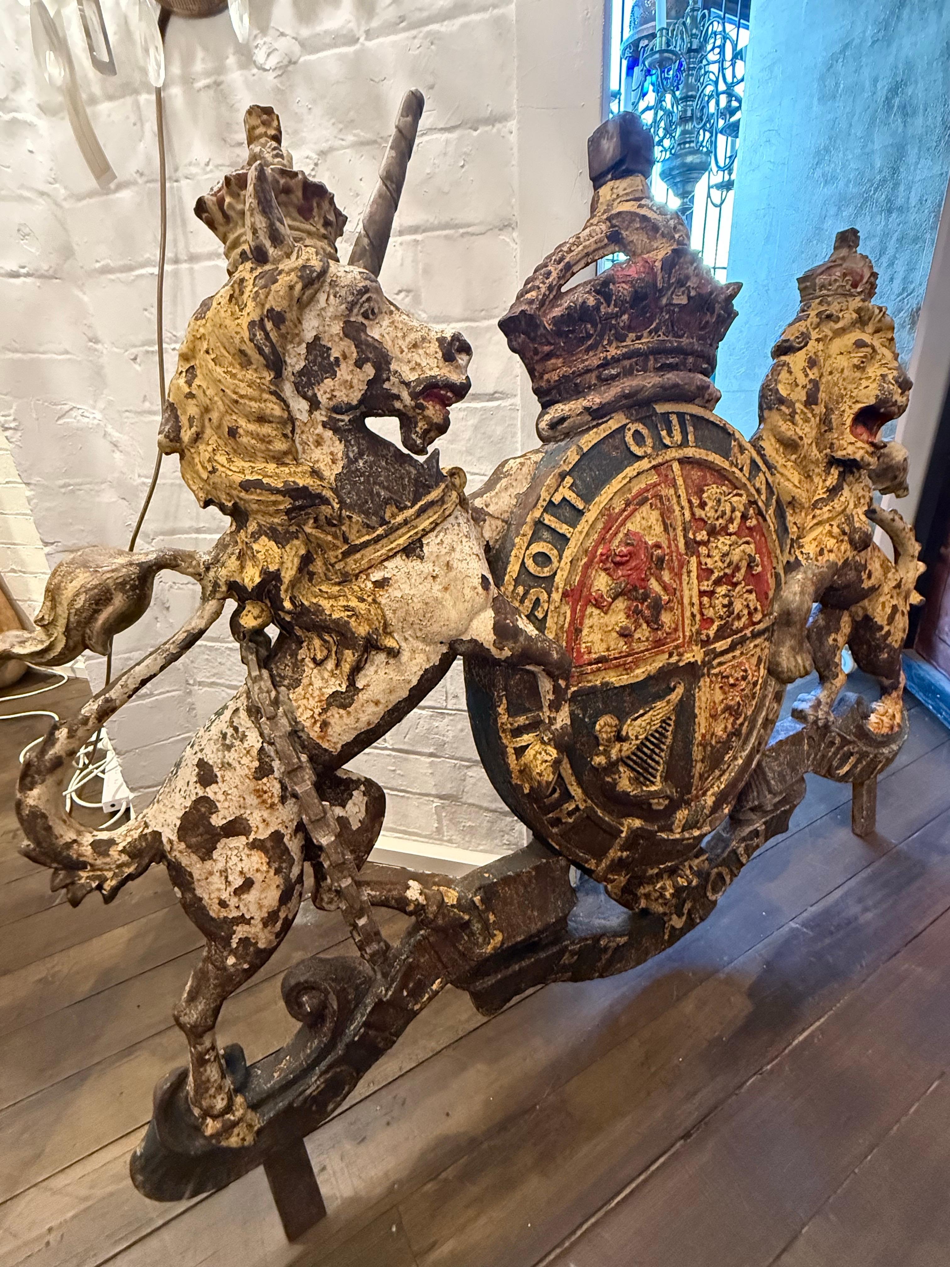 A Large Pair of Cast Iron Royal Coat of Arms, 19th Century For Sale 12