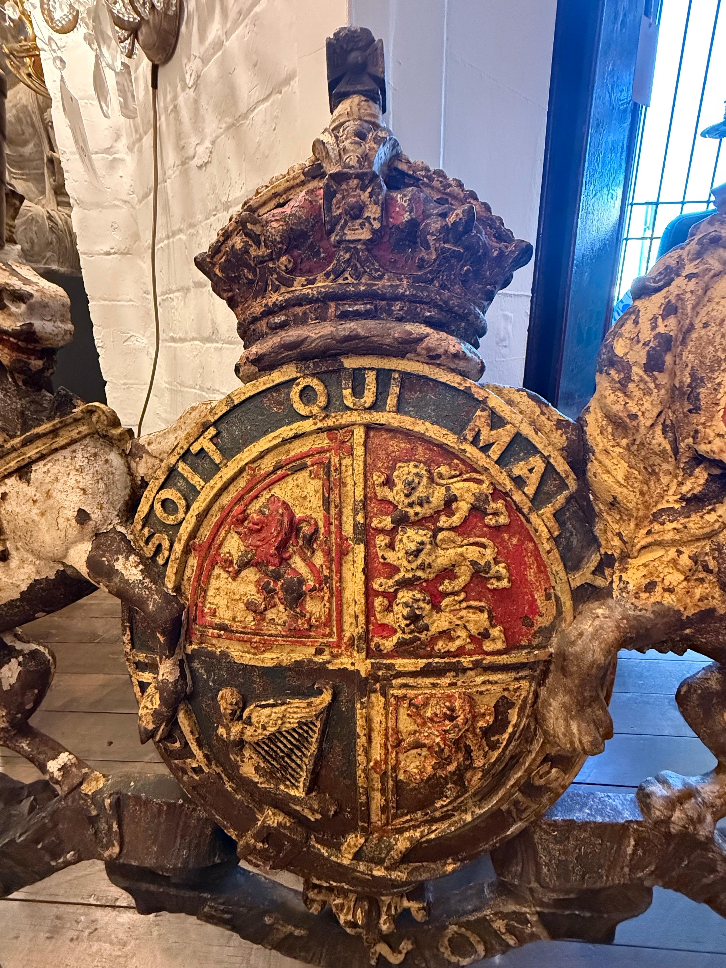 A Large Pair of Cast Iron Royal Coat of Arms, 19th Century For Sale 13