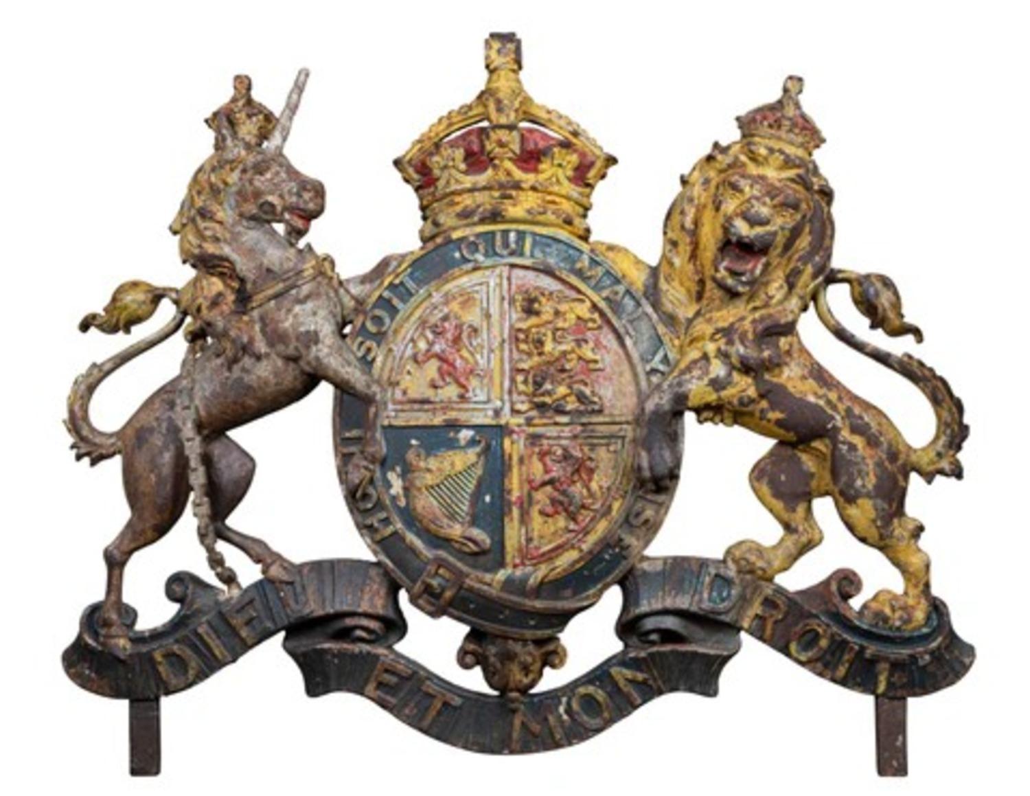 Scottish A Large Pair of Cast Iron Royal Coat of Arms, 19th Century For Sale