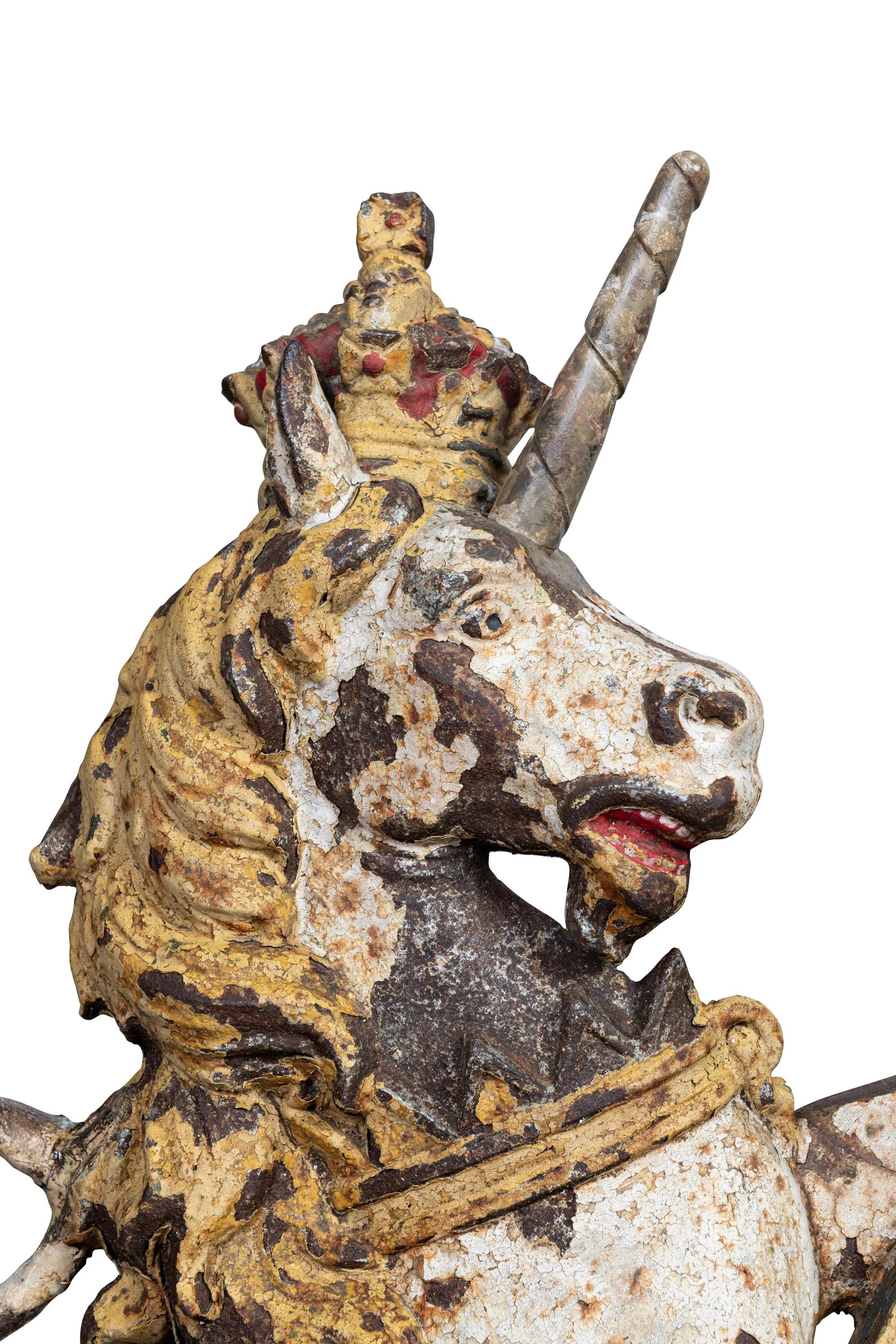 A Large Pair of Cast Iron Royal Coat of Arms, 19th Century In Good Condition For Sale In ARMADALE, VIC