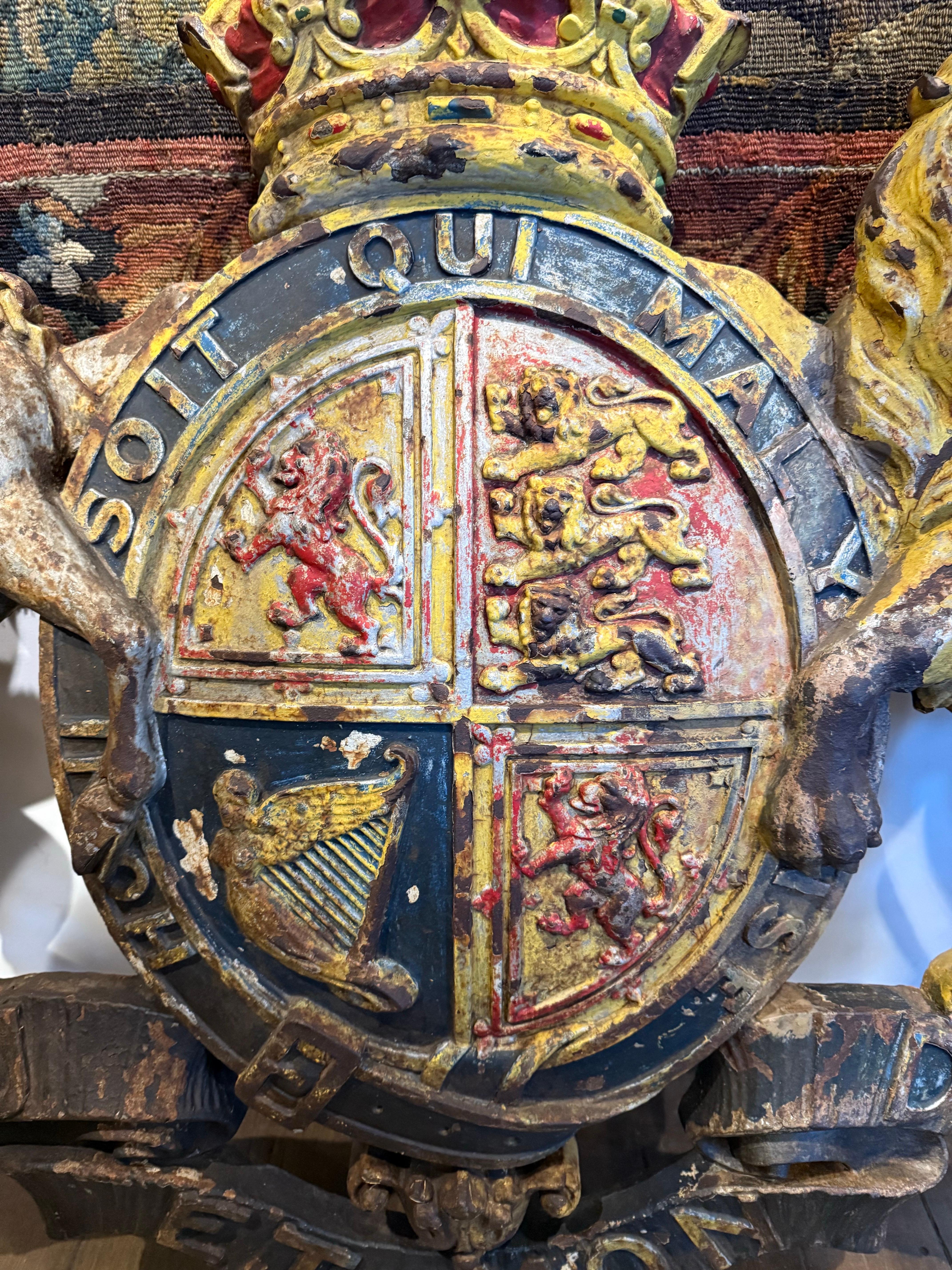 A Large Pair of Cast Iron Royal Coat of Arms, 19th Century For Sale 5