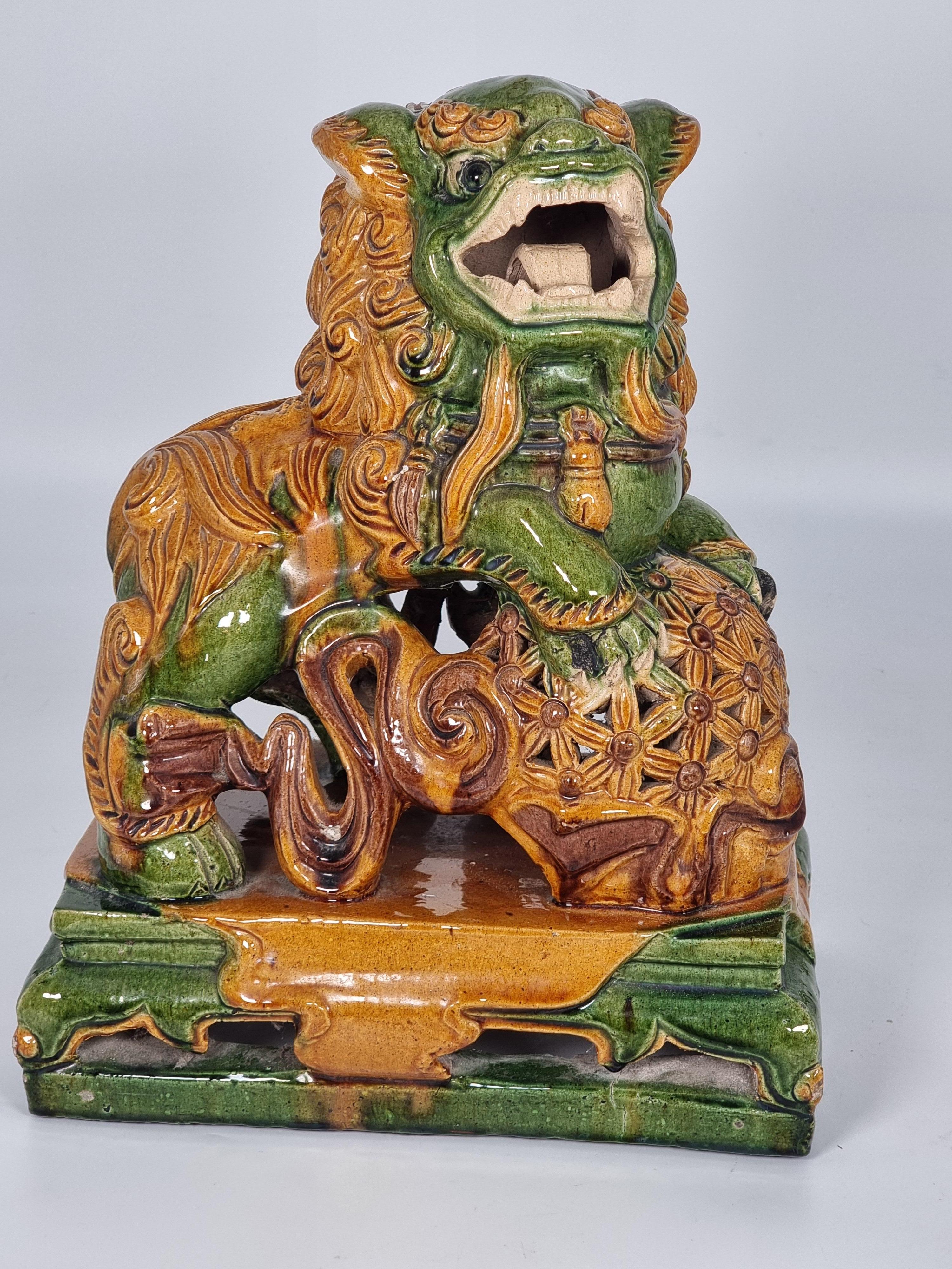 A large pair of Chinese pottery Foo Dogs, circa 1900 6