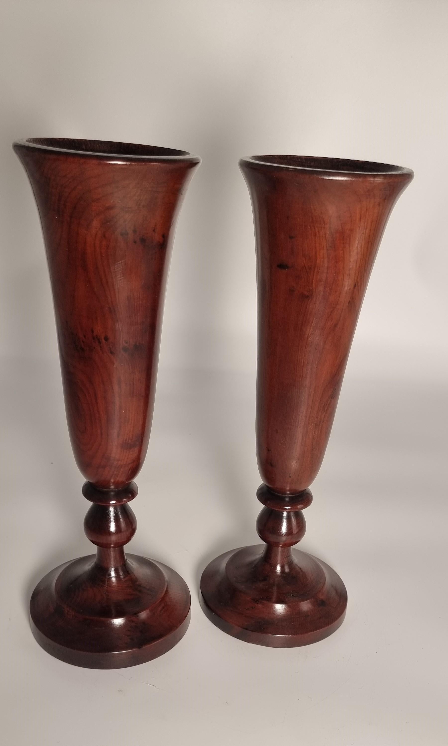 George III A large pair of English 18th century yew wood treen vases, circa 1760 For Sale