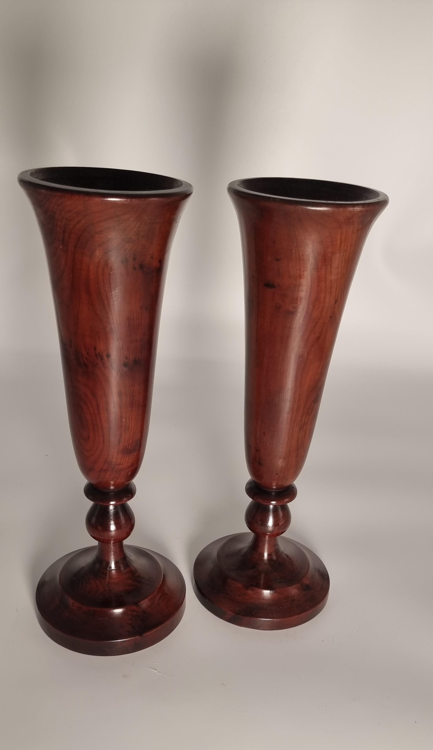 Carved A large pair of English 18th century yew wood treen vases, circa 1760 For Sale