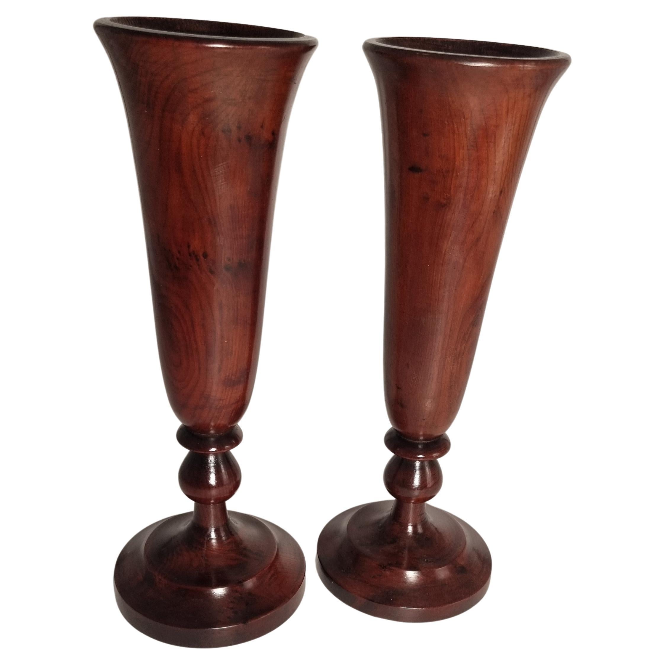 A large pair of English 18th century yew wood treen vases, circa 1760 For Sale