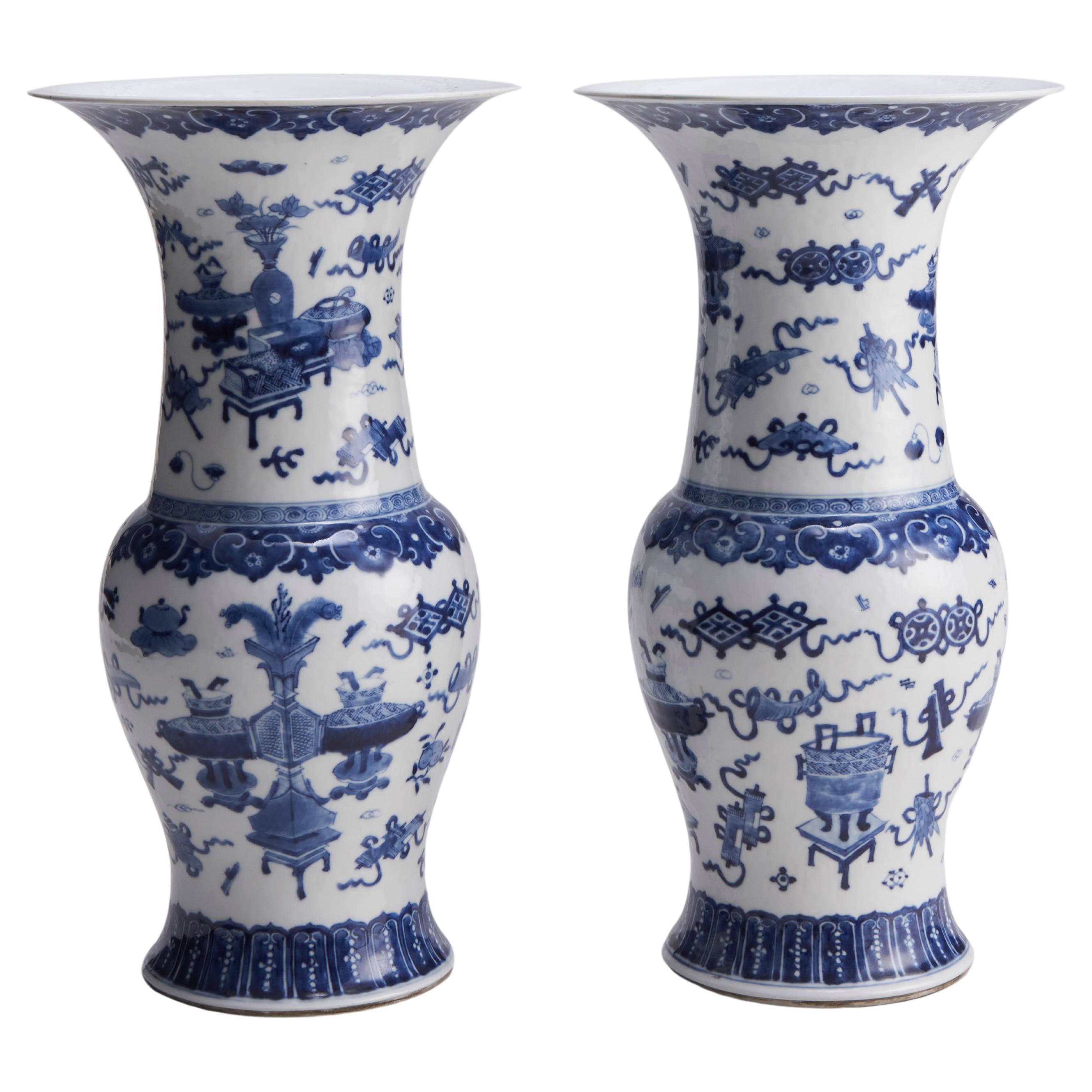 A large pair of flare-topped 19th Century Chinese porcelain vases with blue and  For Sale