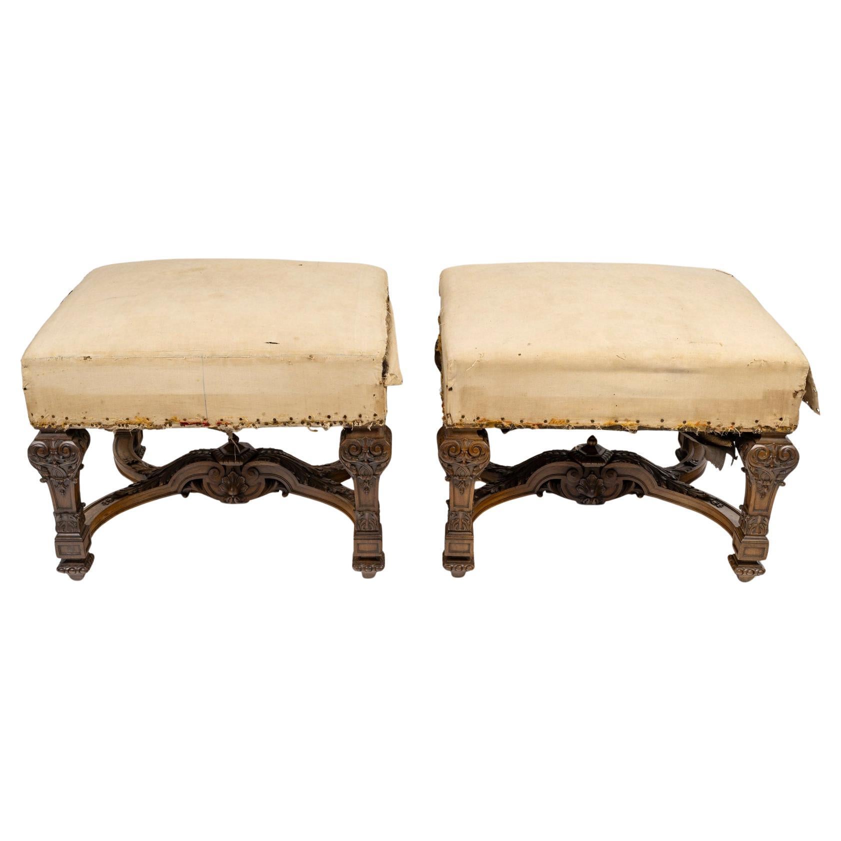 Pareja de taburetes rectangulares franceses del siglo XIX, estilo Luis XIV
Cuatro pies de balaustre muy finamente tallados con hojas de acanto, arabescos y gallones unidos por un estriado
Alrededor de 1880

El estilo Luis XIV es un estilo de