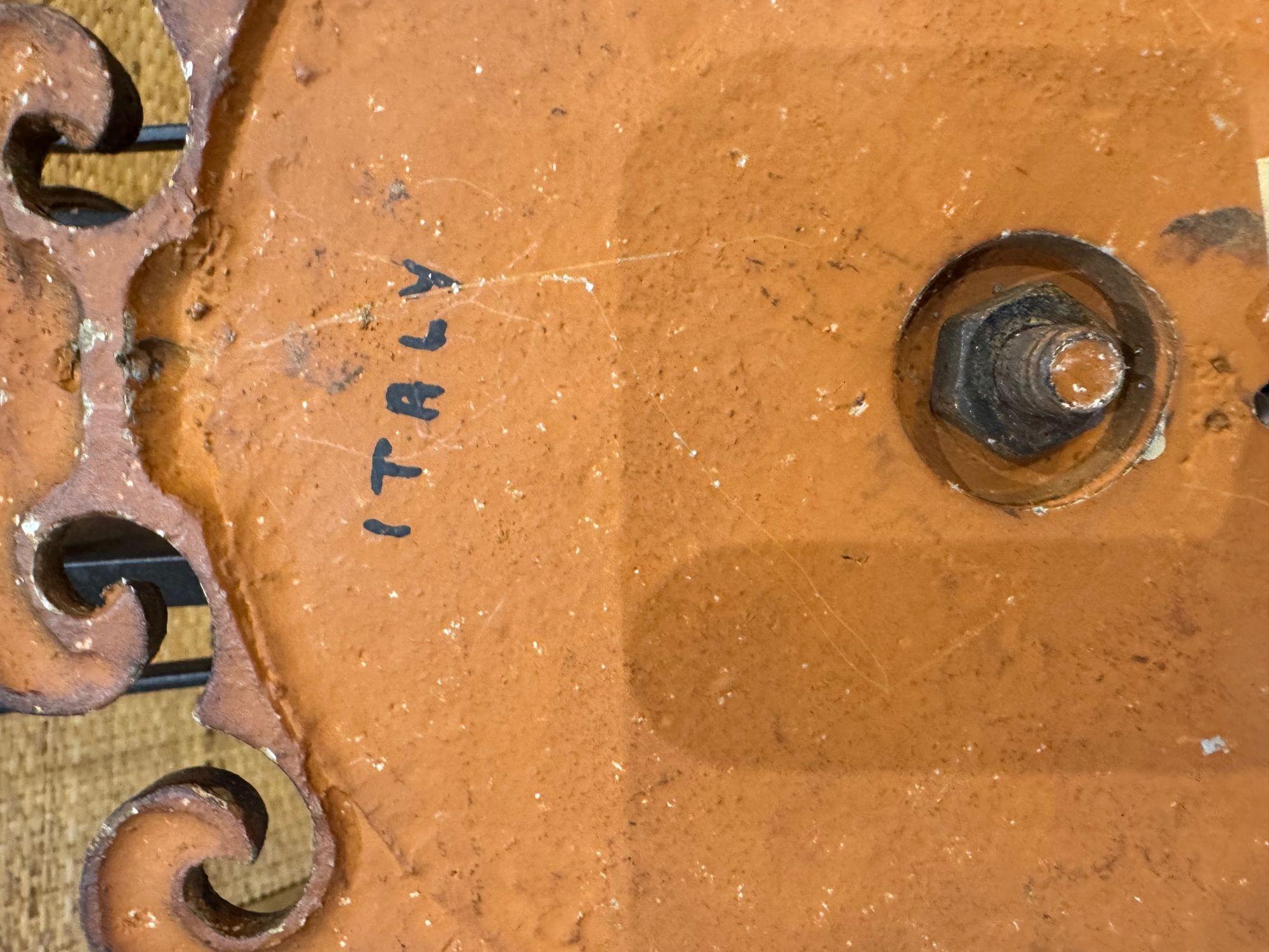 Una grande coppia di applique italiane del 1940 in metallo dorato e nero in vendita 5