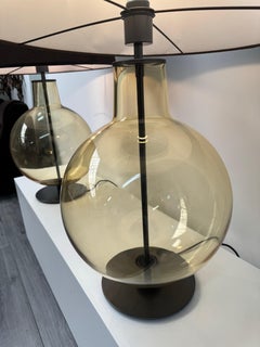 Ein großes Paar italienischer, mundgeblasener Tischlampen aus bernsteinfarbenem Glas