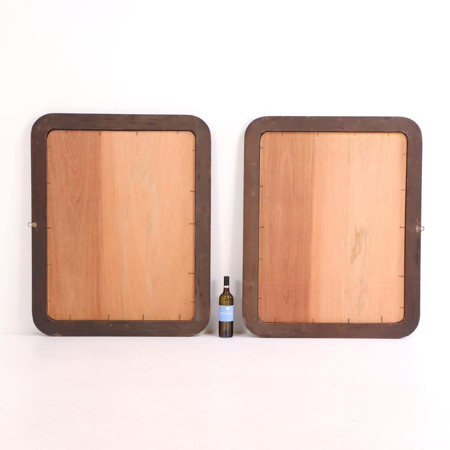 Elegant frames with beautifully rounded corners, crafted in warm walnut with subtle carved detailing. Their refined simplicity highlights both the wood’s natural grain and the artwork they surround, making them versatile for your classical or early