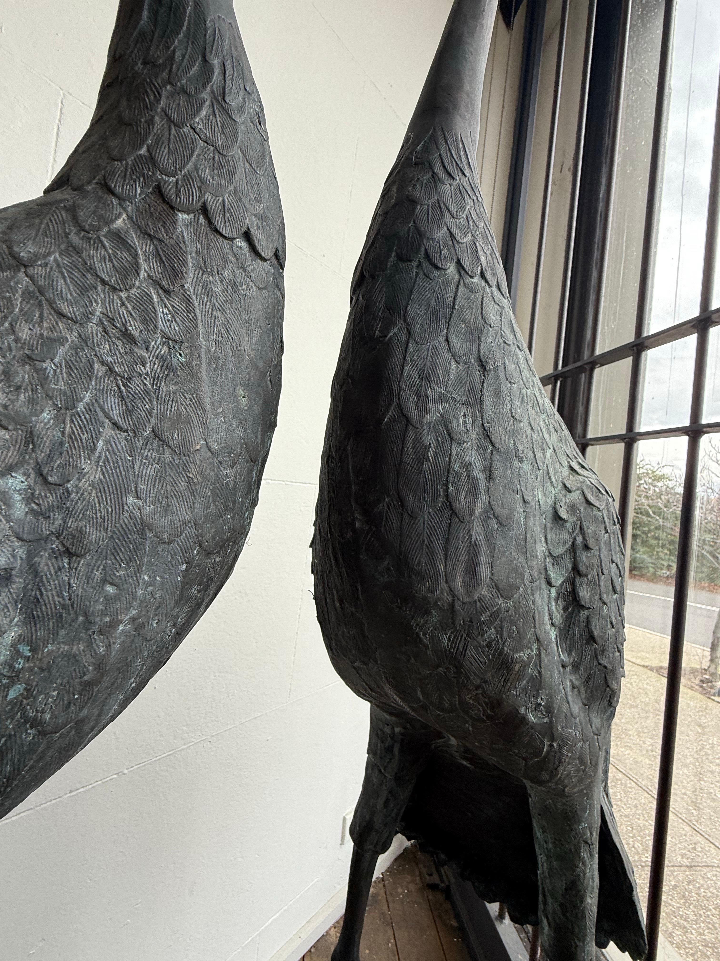 XXIe siècle et contemporain Grande paire de grues japonaises en bronze coulé de style Edo en vente