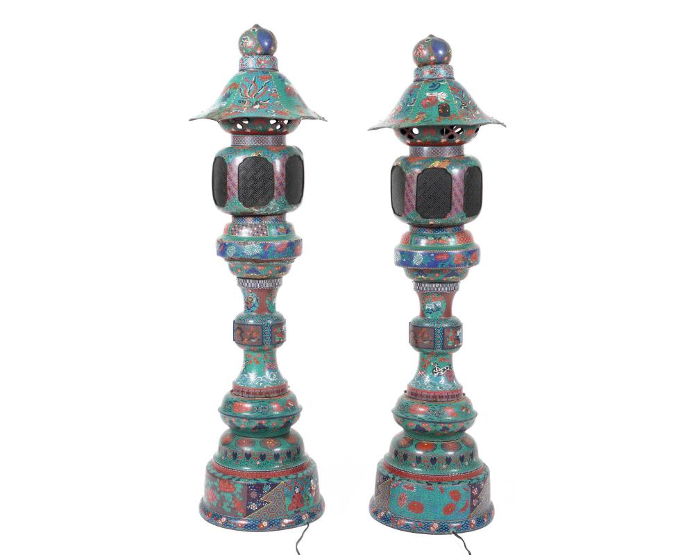 Large Pair of Japanese Cloisonne Enamel Lanterns Attributed to Kaji Tsunekichi For Sale 2