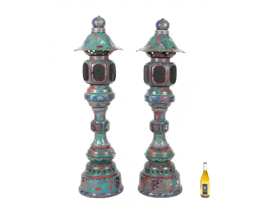 A Large Pair of Japanese Cloisonne Enamel Lanterns Attributed to Kaji Tsunekichi, Edo Period, 19th century

Japanese cloisonne lanterns were made during the Meiji period, from the late 19th to early 20th century, and were often used as decorative