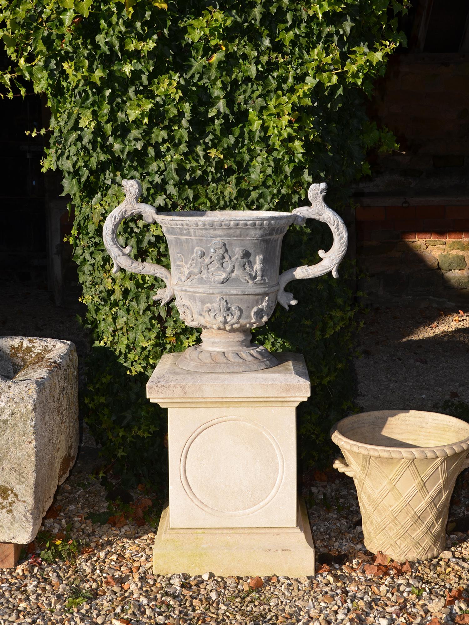 English Large Pair of Early 20th Century Lead Urns For Sale