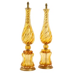 Una grande coppia di lampade italiane in cristallo di Murano color ambra della metà del secolo scorso