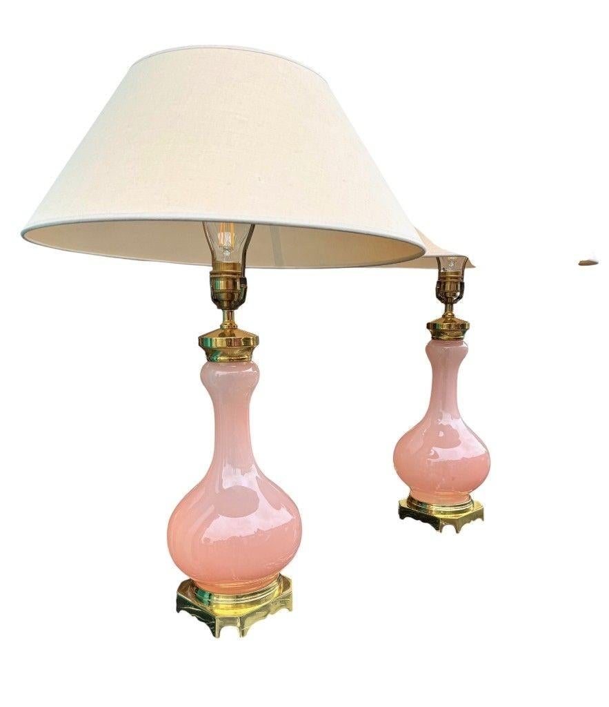 Paire de lampes Paul Hanson des années 1950 avec des bases en verre opalin rose de Murano en vente 7
