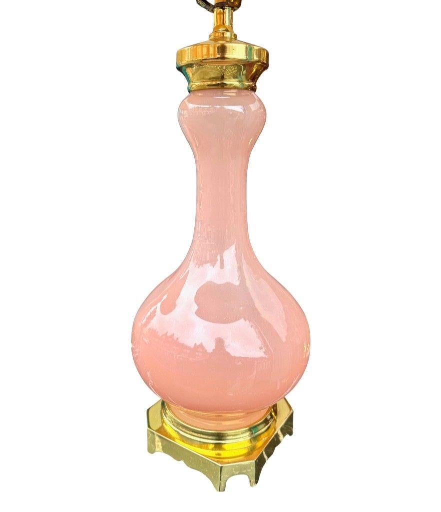 Paire de lampes Paul Hanson des années 1950 avec des bases en verre opalin rose de Murano en vente 8