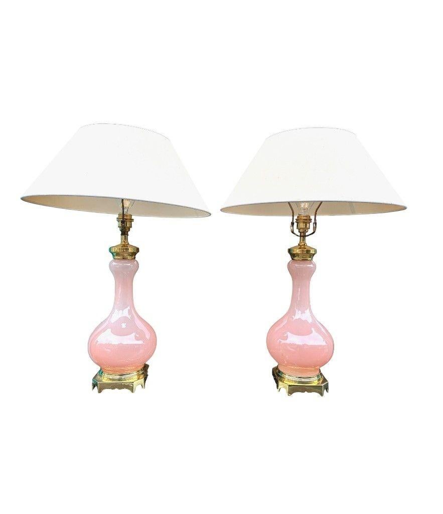 Paire de lampes Paul Hanson des années 1950 avec des bases en verre opalin rose de Murano en vente 9