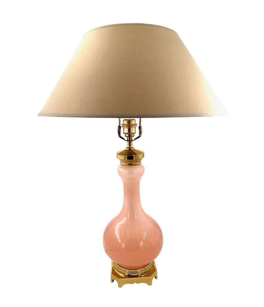 Paire de lampes Paul Hanson des années 1950 avec des bases en verre opalin rose de Murano en vente 1