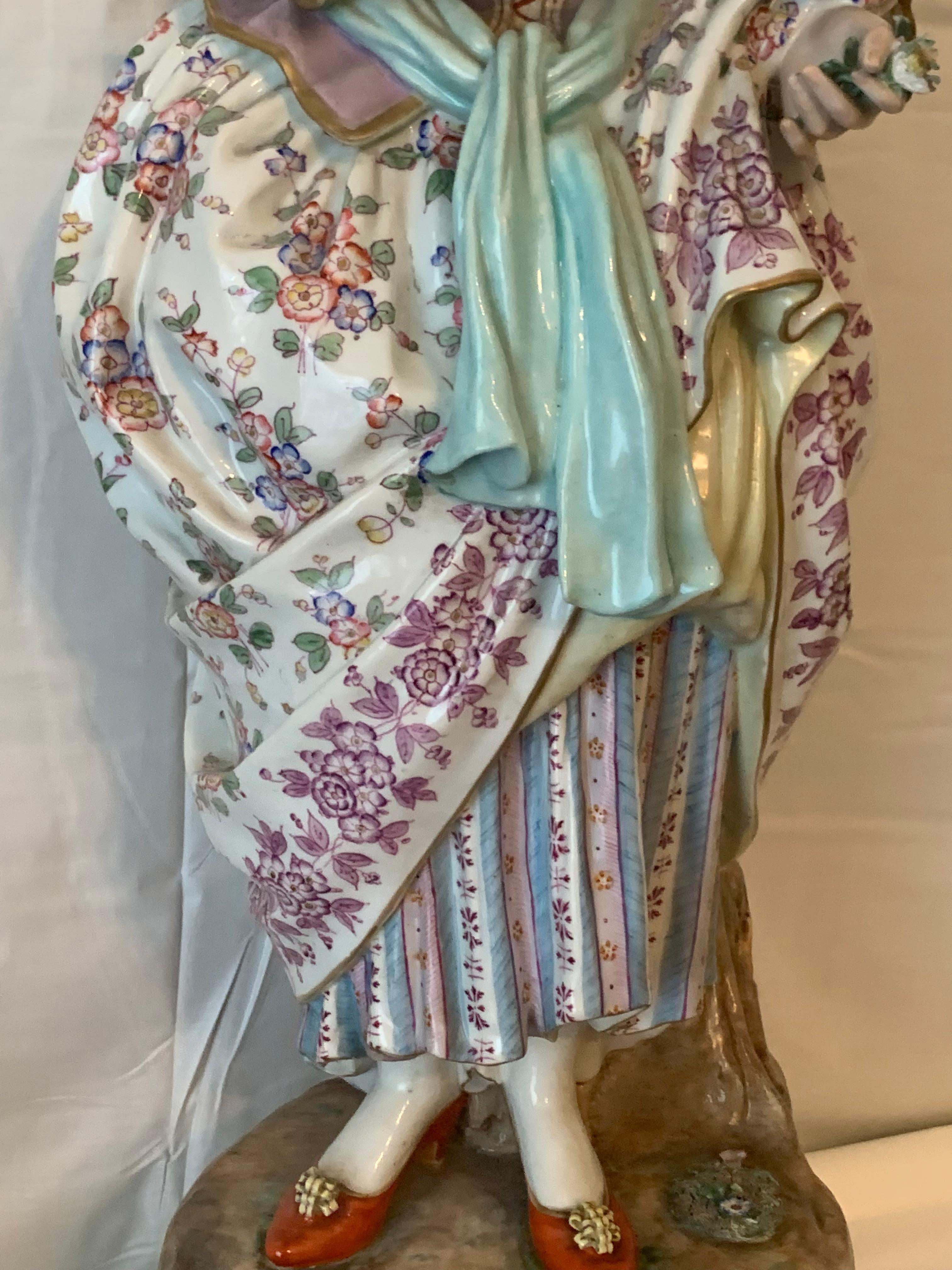 Gran Pareja de Figuras de Porcelana de Enamorados Cantando en Bueno estado para la venta en Los Angeles, CA
