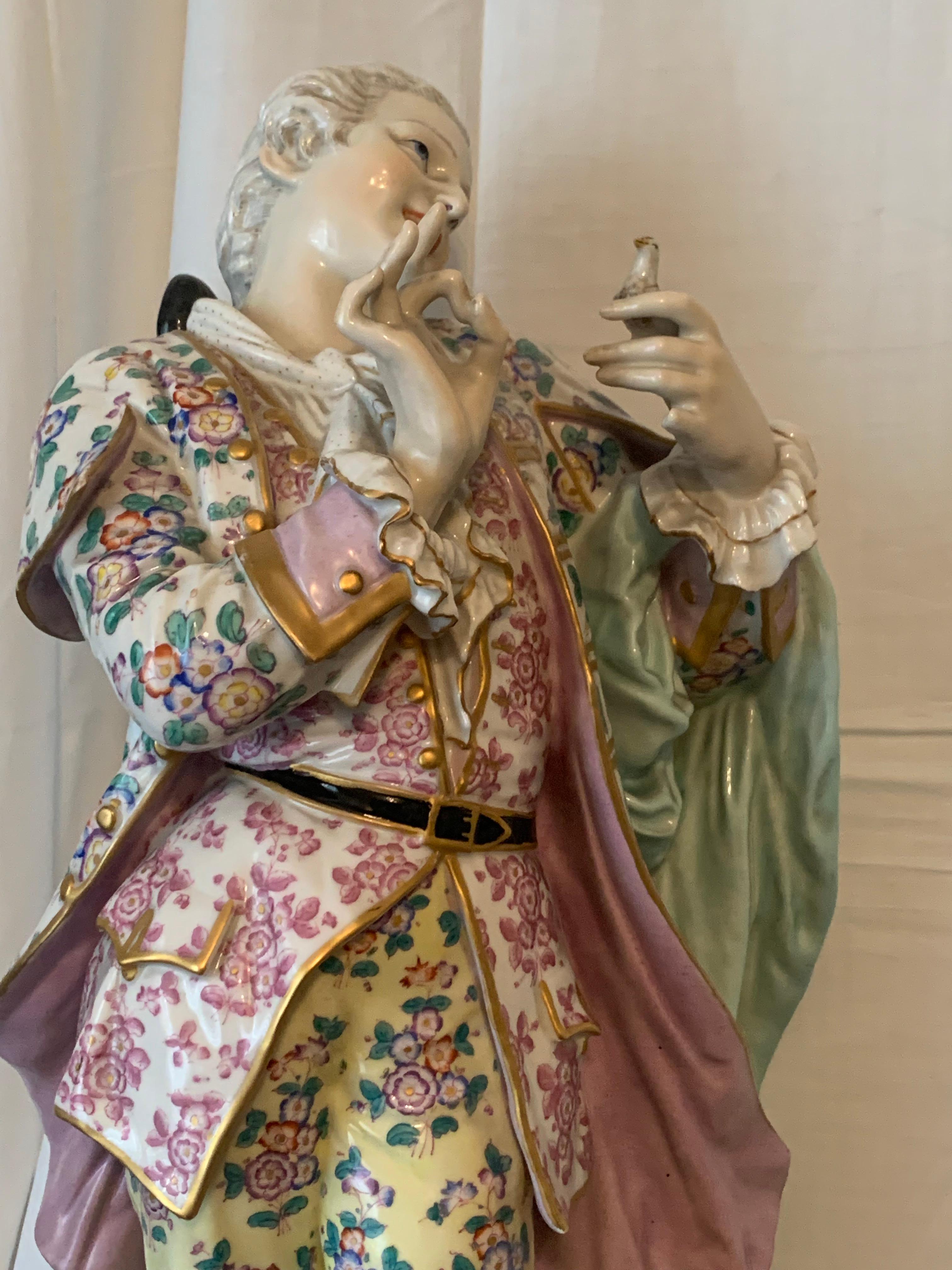 Large Pair of Porcelaine Figures of Lovers Singing For Sale 1