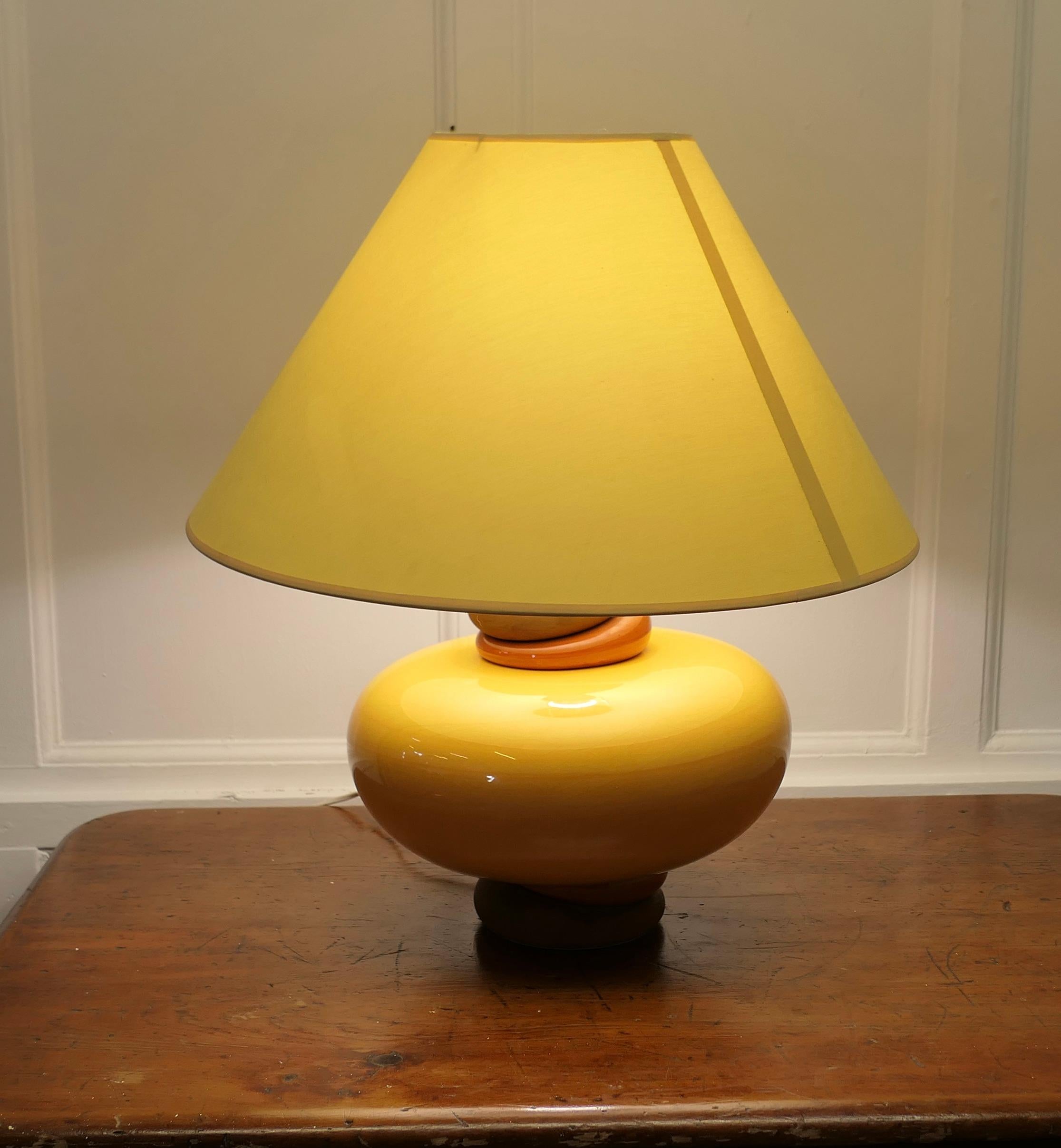 Large Pebble and Rich Yellow Glass Sideboard Lamp a Large French Piece In Good Condition For Sale In Chillerton, Isle of Wight