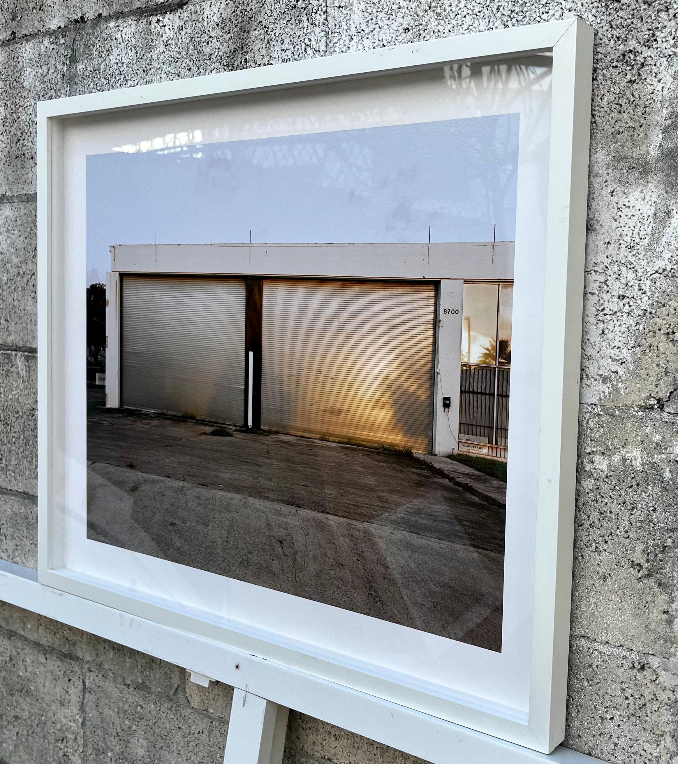 20ième siècle Grande photographie des bâtiments du quartier industriel de Little River à Miami. en vente