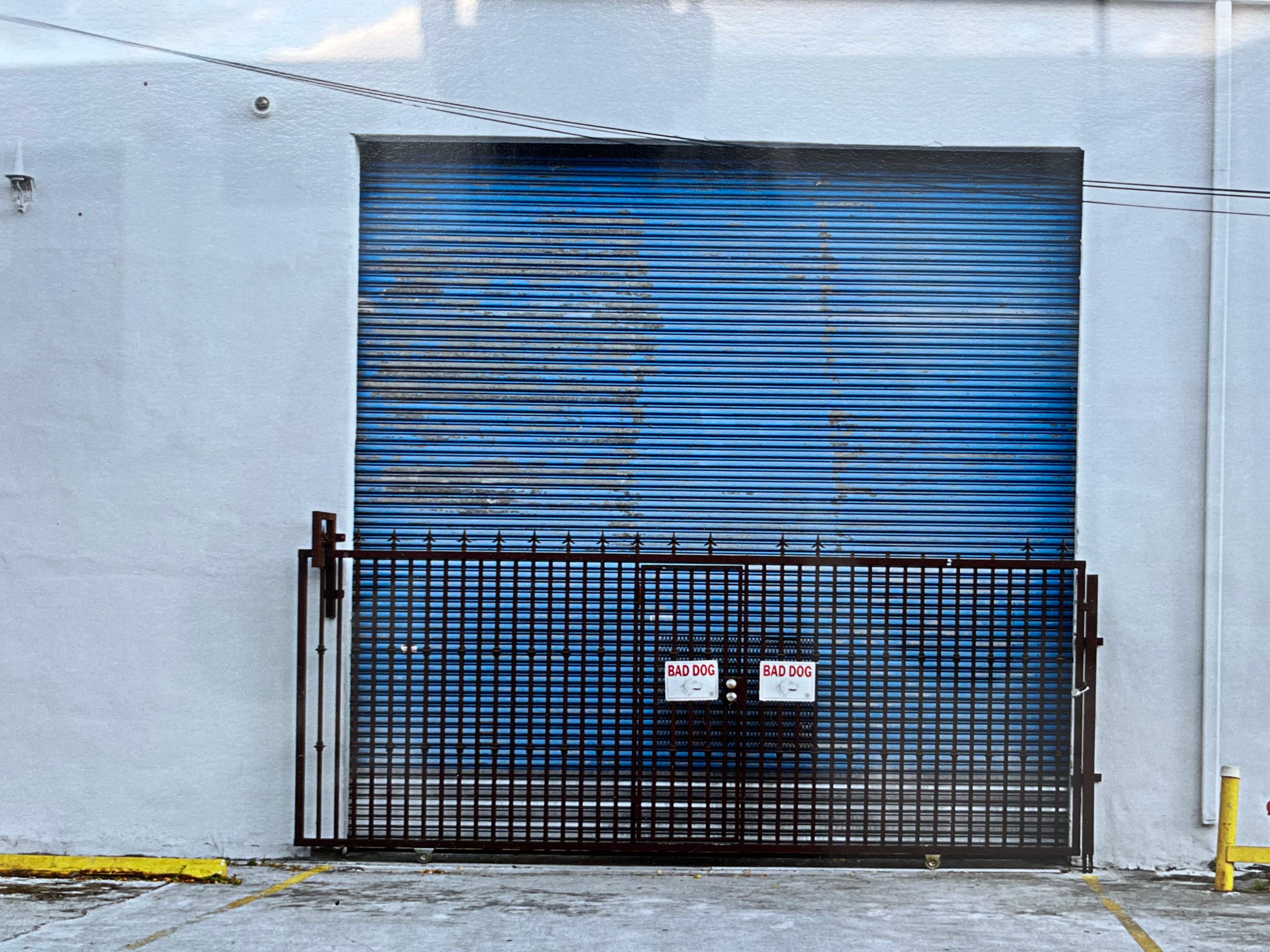 Grande photographie des bâtiments du quartier industriel de Little River à Miami. en vente 3