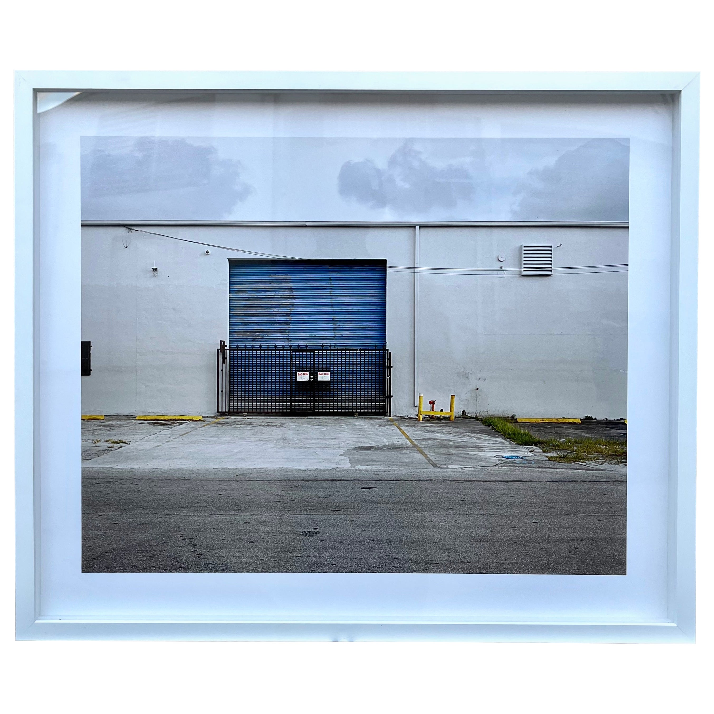 Grande photographie des bâtiments du quartier industriel de Little River à Miami.